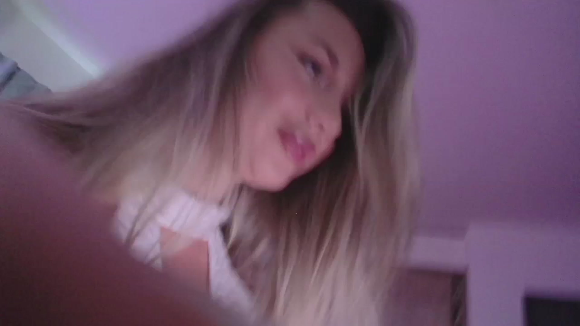 Gallery image thumbnail from CoolElissa's myfreecams stream on, 06/11/2025, 05:06 image 3 of 20