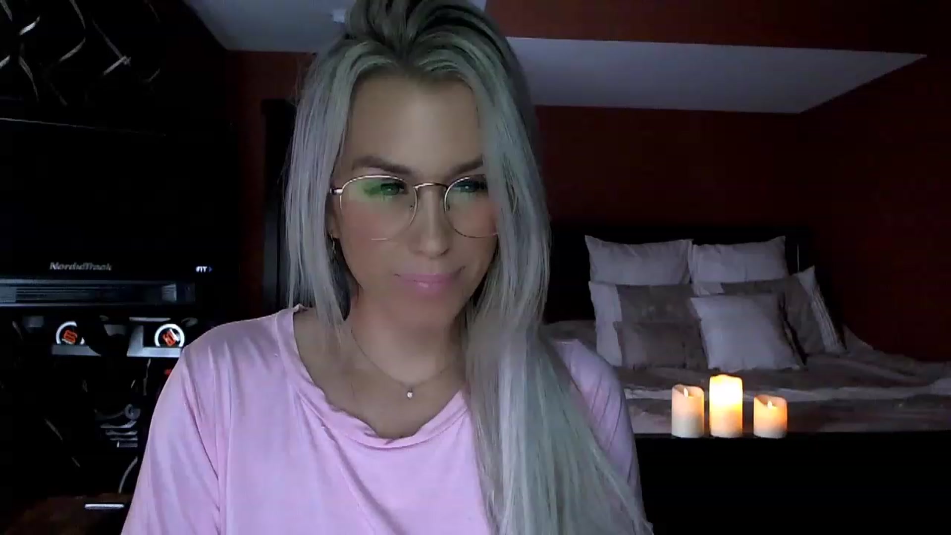 Gallery image thumbnail from Cora9's myfreecams stream on, 12/08/2022, 05:22 image 1 of 20