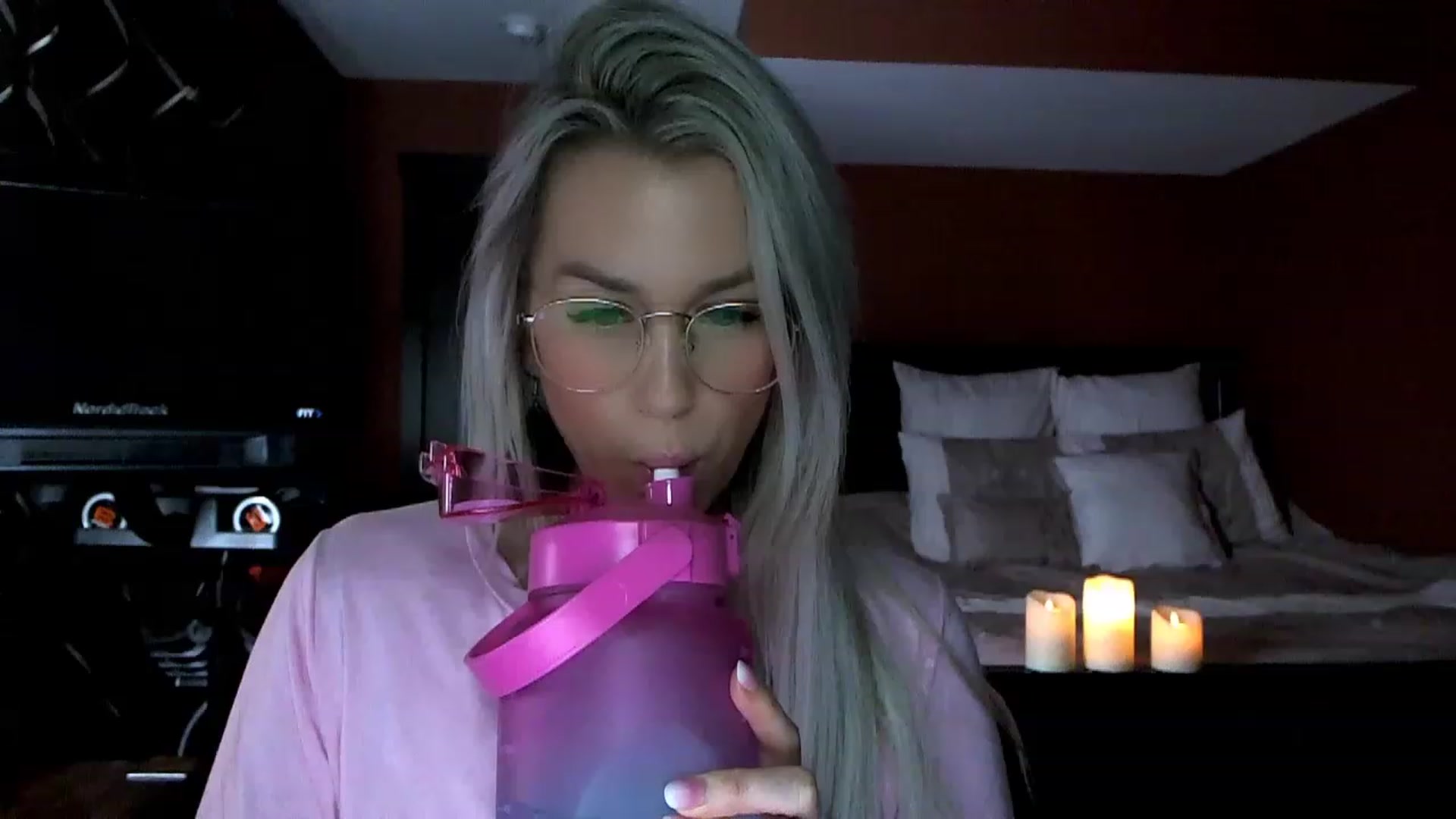 Gallery image thumbnail from Cora9's myfreecams stream on, 12/08/2022, 05:22 image 10 of 20