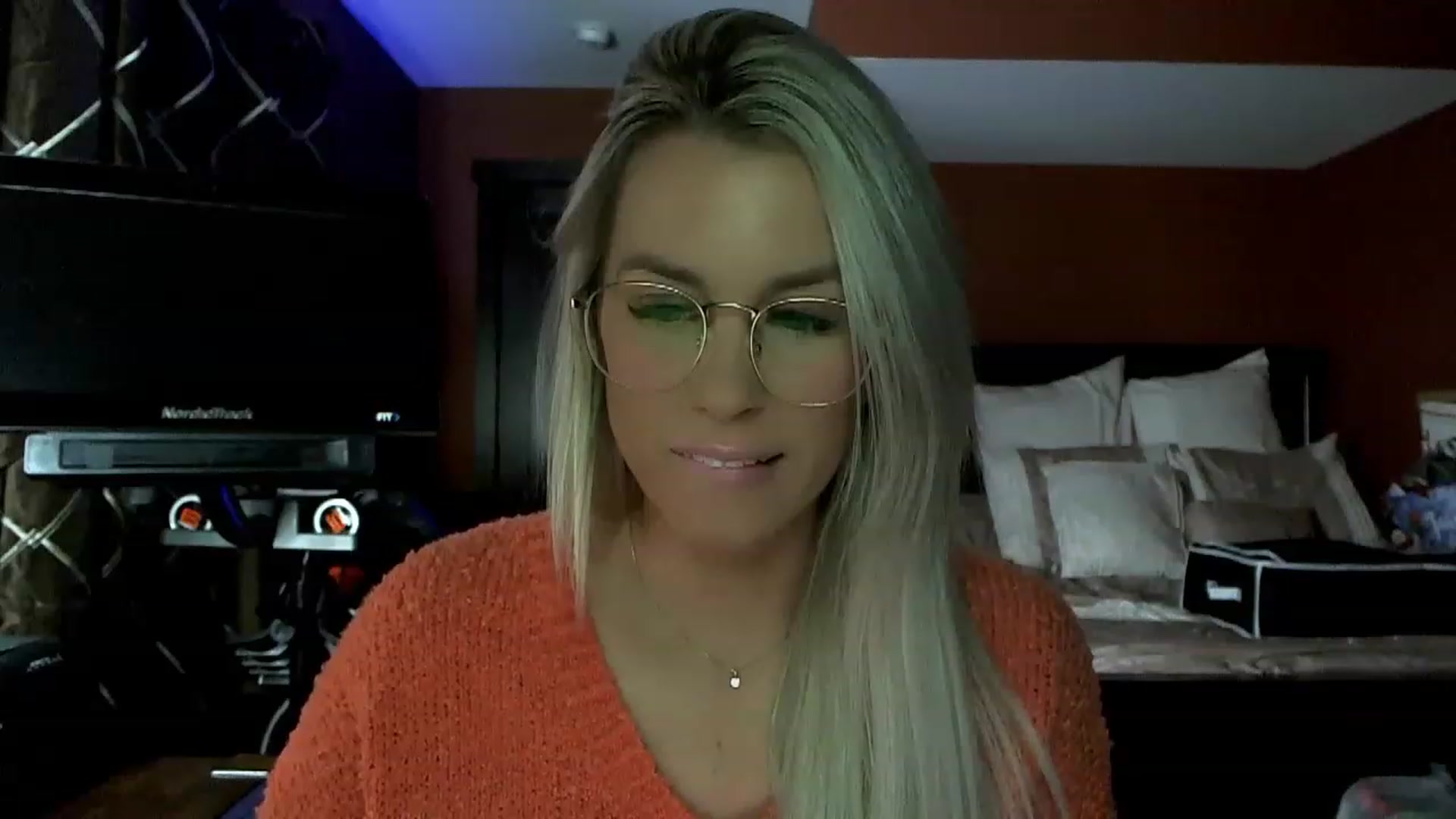 Gallery image thumbnail from Cora9's myfreecams stream on, 12/23/2022, 05:55 image 9 of 20