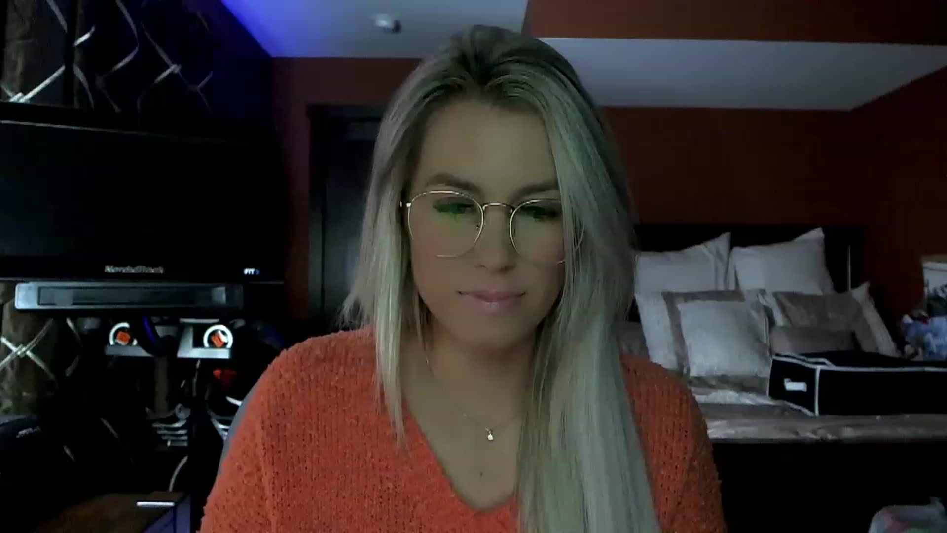 Gallery image thumbnail from Cora9's myfreecams stream on, 12/23/2022, 05:55 image 13 of 20