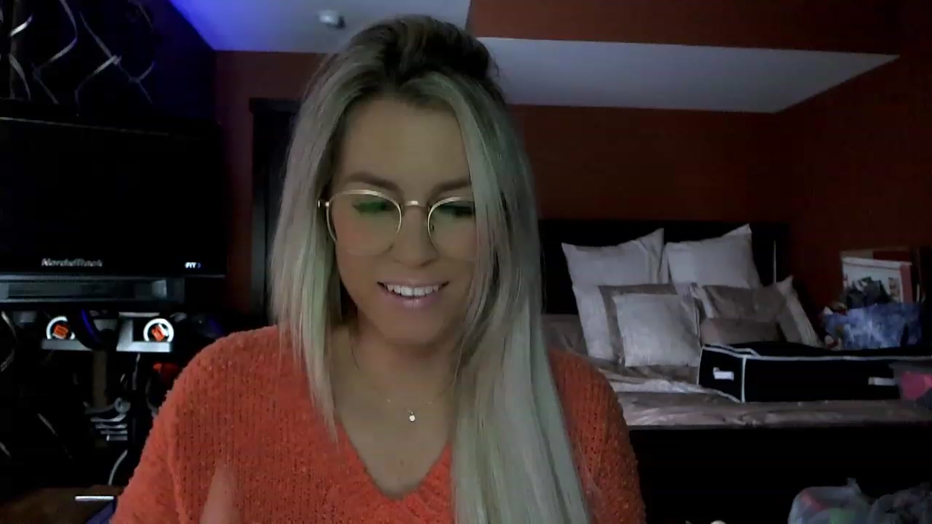 Gallery image thumbnail from Cora9's myfreecams stream on, 12/23/2022, 05:55 image 1 of 20