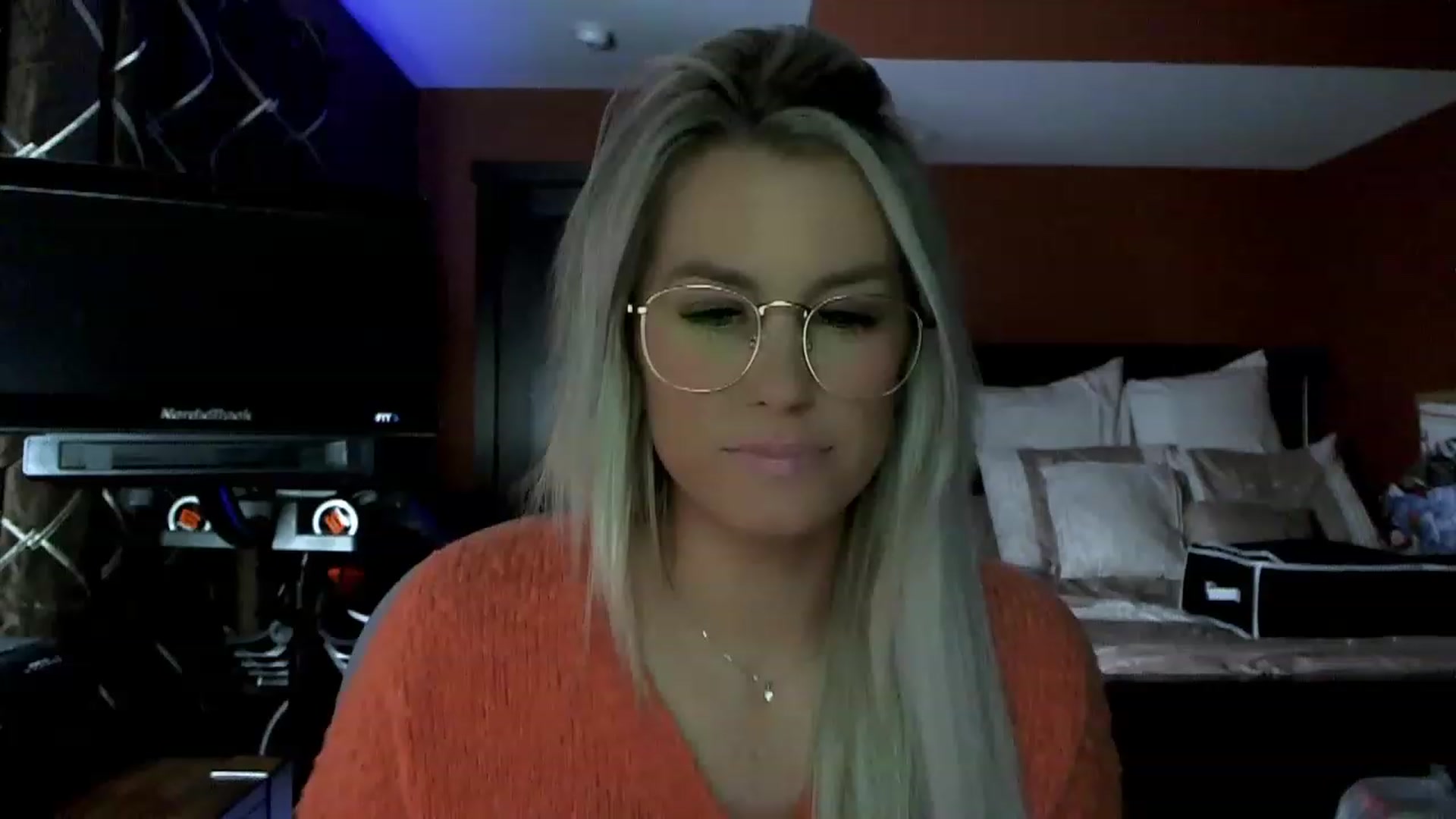 Gallery image thumbnail from Cora9's myfreecams stream on, 12/23/2022, 05:55 image 14 of 20