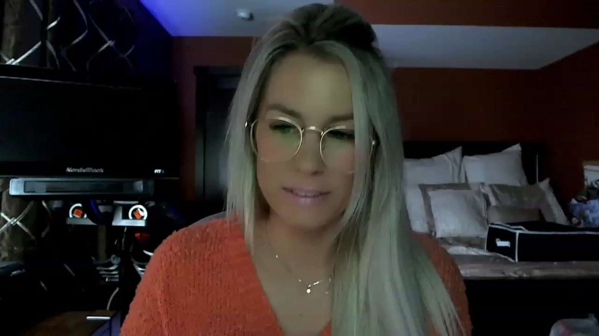 Gallery image thumbnail from Cora9's myfreecams stream on, 12/23/2022, 05:55 image 16 of 20