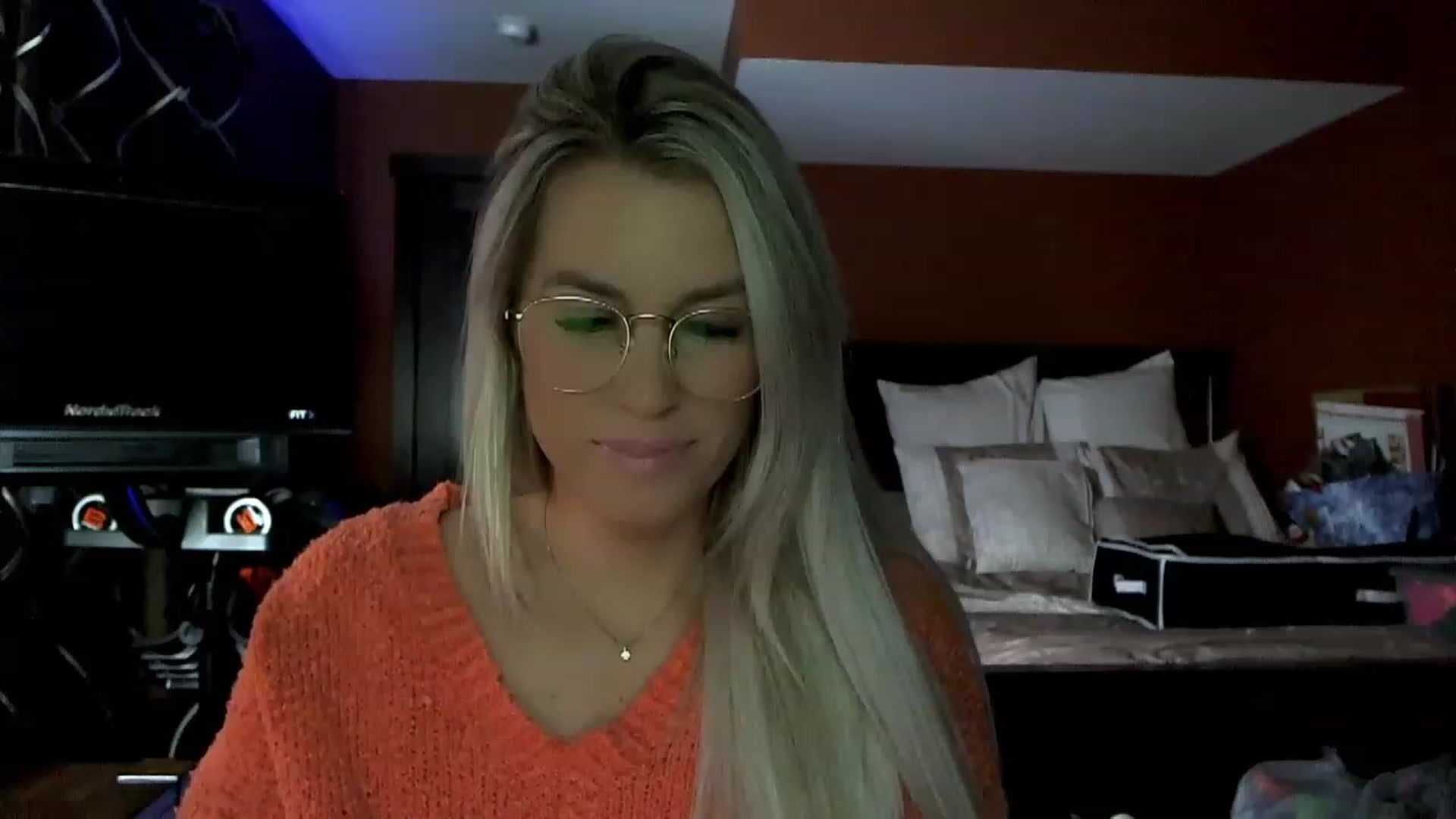 Gallery image thumbnail from Cora9's myfreecams stream on, 12/23/2022, 05:55 image 4 of 20