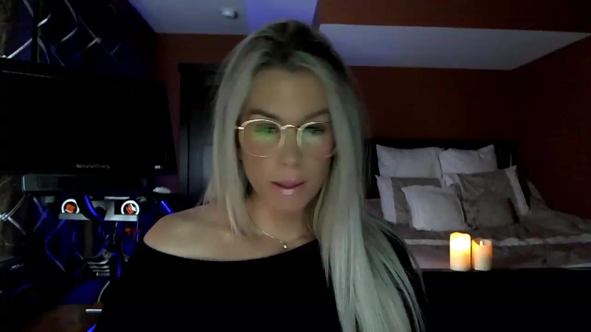 Gallery image thumbnail from Cora9's myfreecams stream on, 12/28/2022, 05:33 image 7 of 20