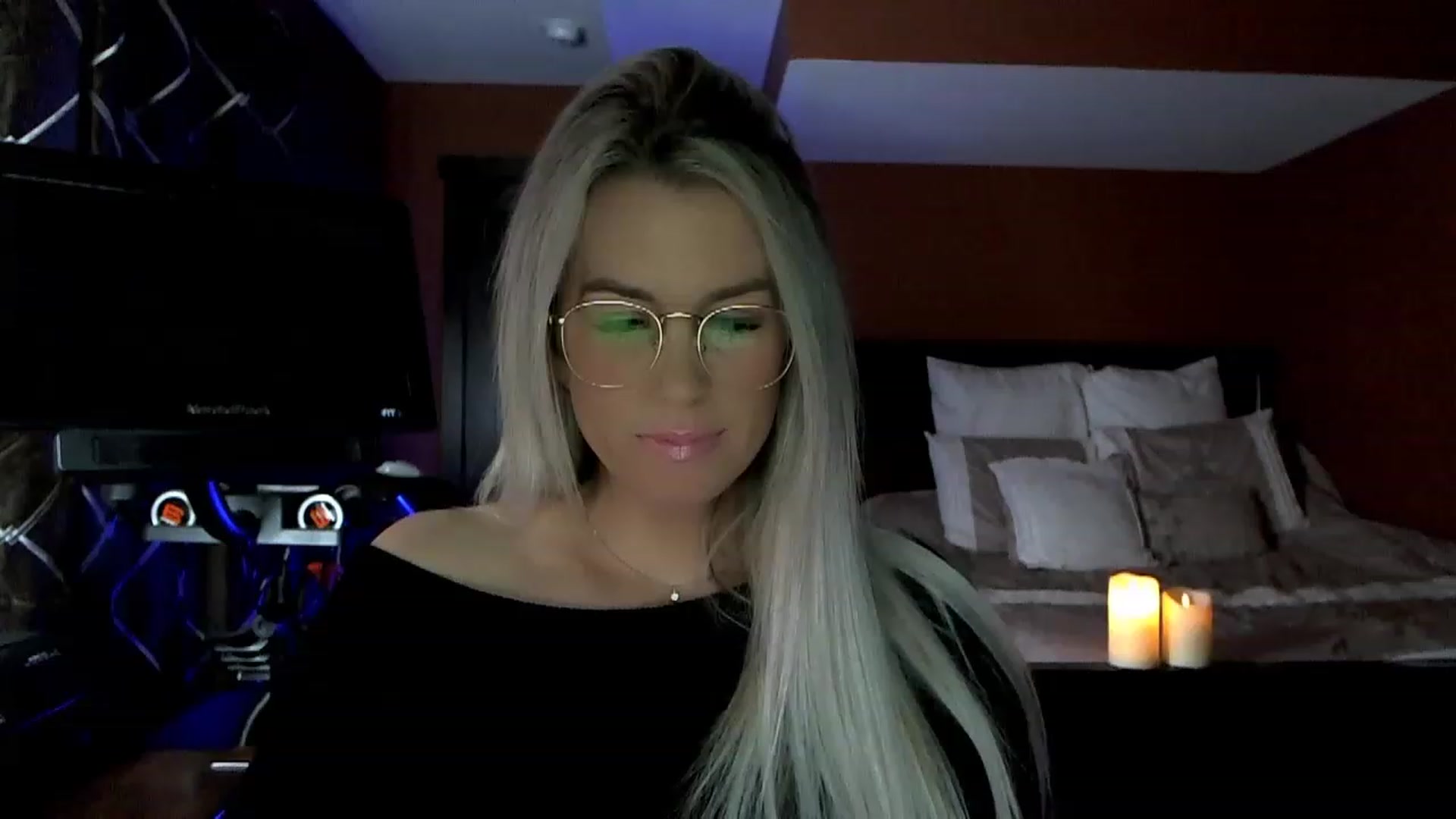 Gallery image thumbnail from Cora9's myfreecams stream on, 12/28/2022, 05:33 image 8 of 20
