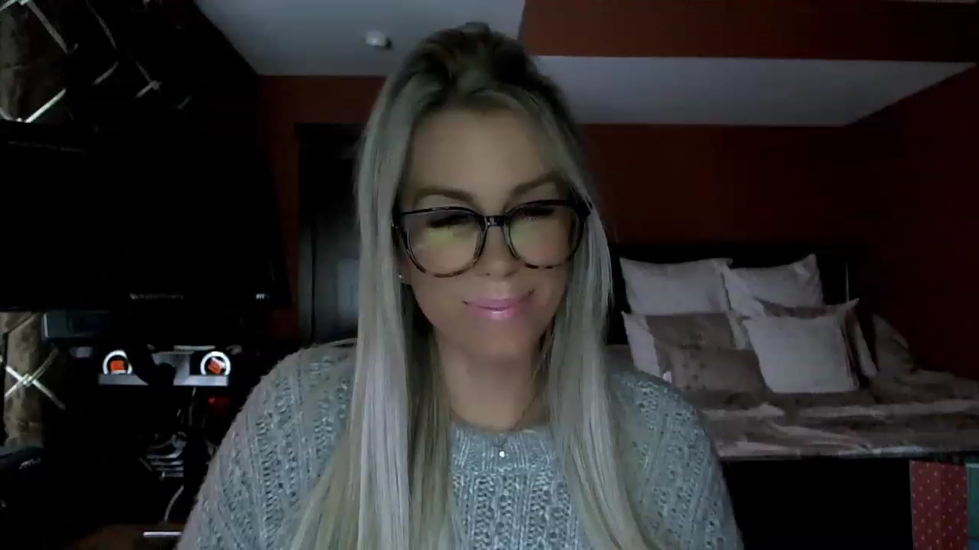 Gallery image thumbnail from Cora9's myfreecams stream on, 01/10/2023, 04:57 image 15 of 20