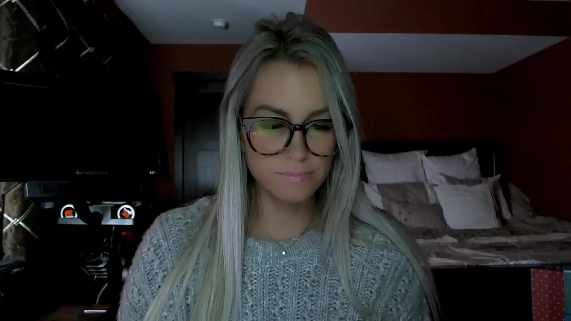 Gallery image thumbnail from Cora9's myfreecams stream on, 01/10/2023, 04:57 image 4 of 20
