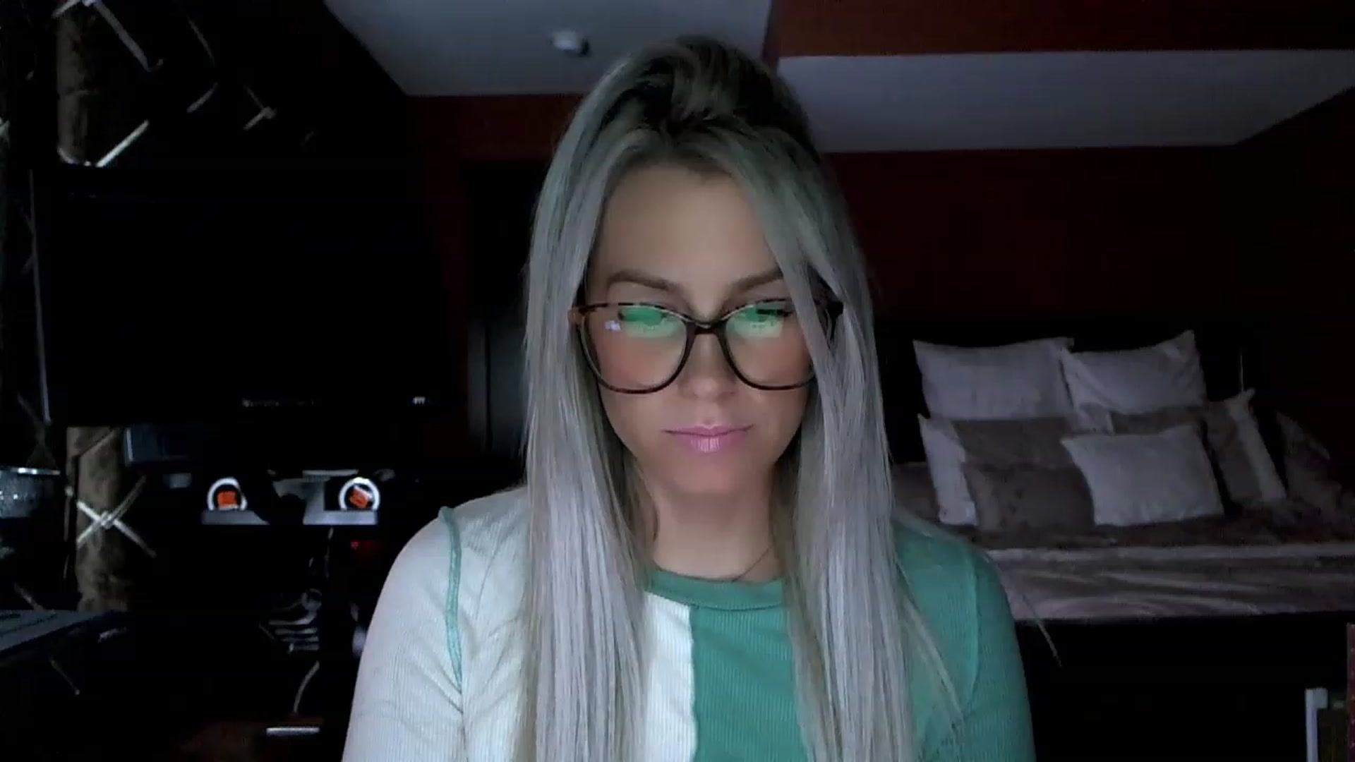 Gallery image thumbnail from Cora9's myfreecams stream on, 01/12/2023, 05:50 image 1 of 20