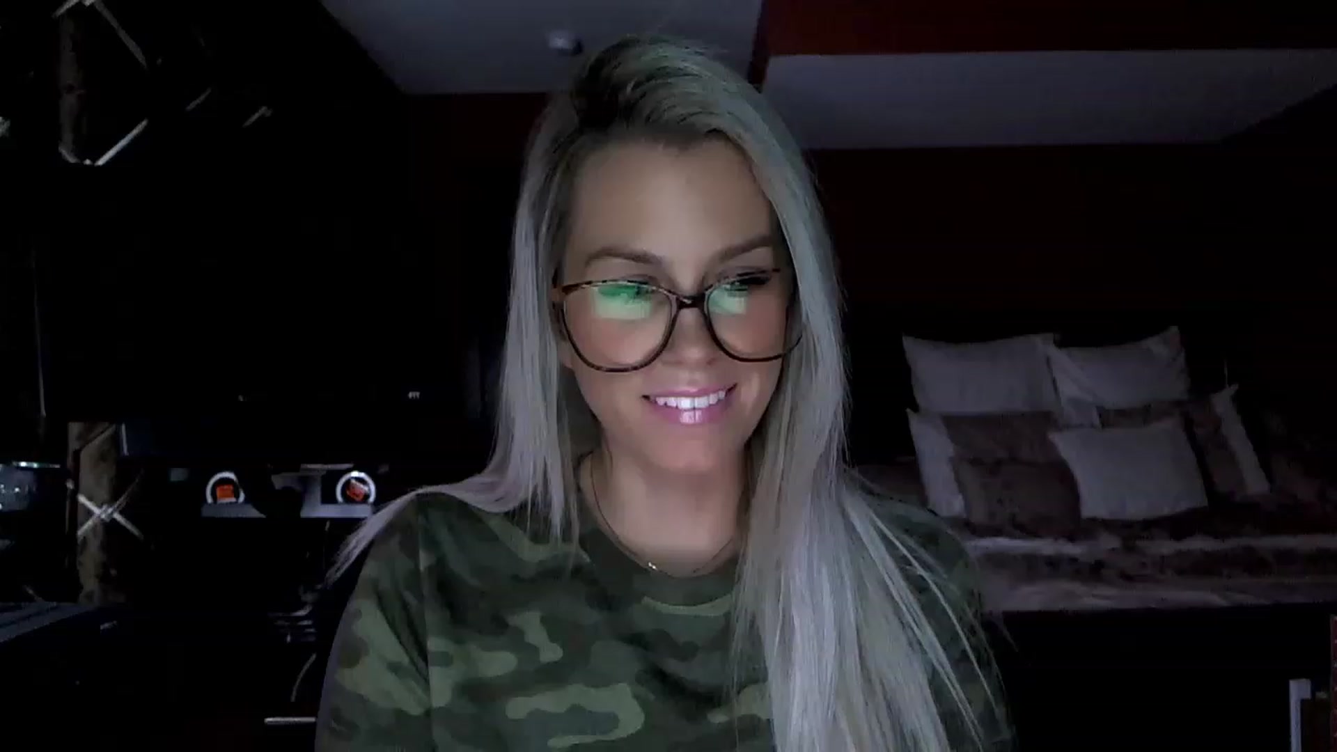 Gallery image thumbnail from Cora9's myfreecams stream on, 01/17/2023, 04:05 image 1 of 20