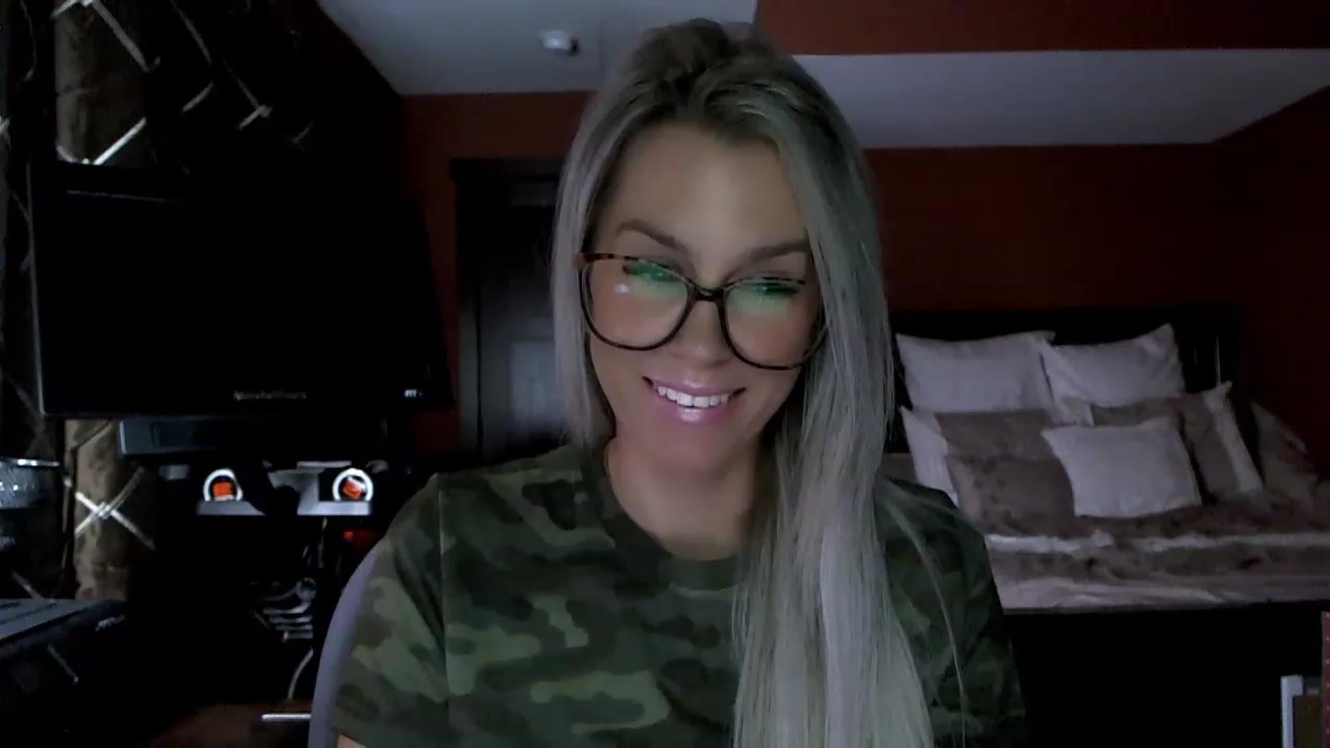 Gallery image thumbnail from Cora9's myfreecams stream on, 01/17/2023, 05:46 image 14 of 20