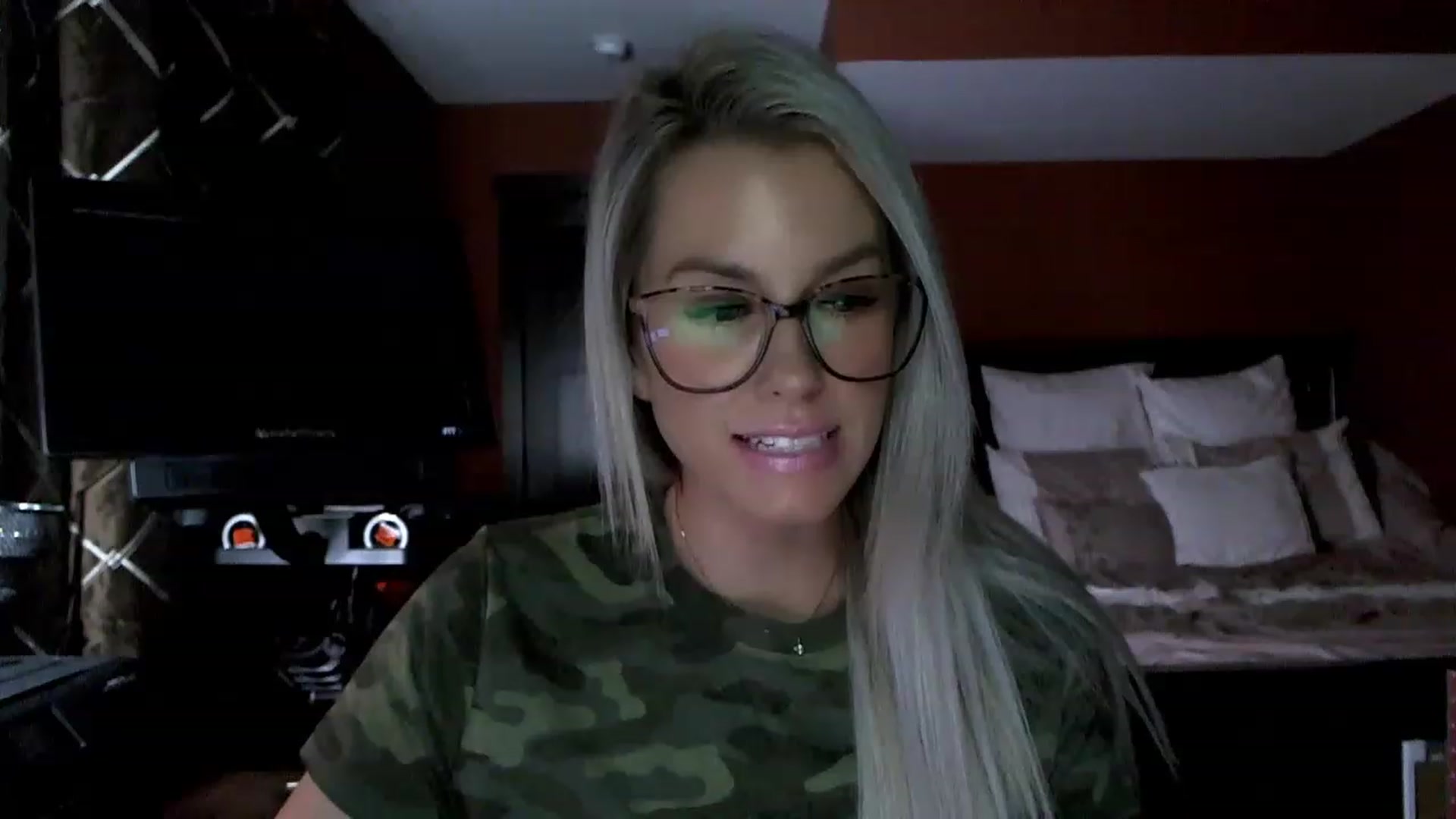 Gallery image thumbnail from Cora9's myfreecams stream on, 01/17/2023, 05:46 image 4 of 20