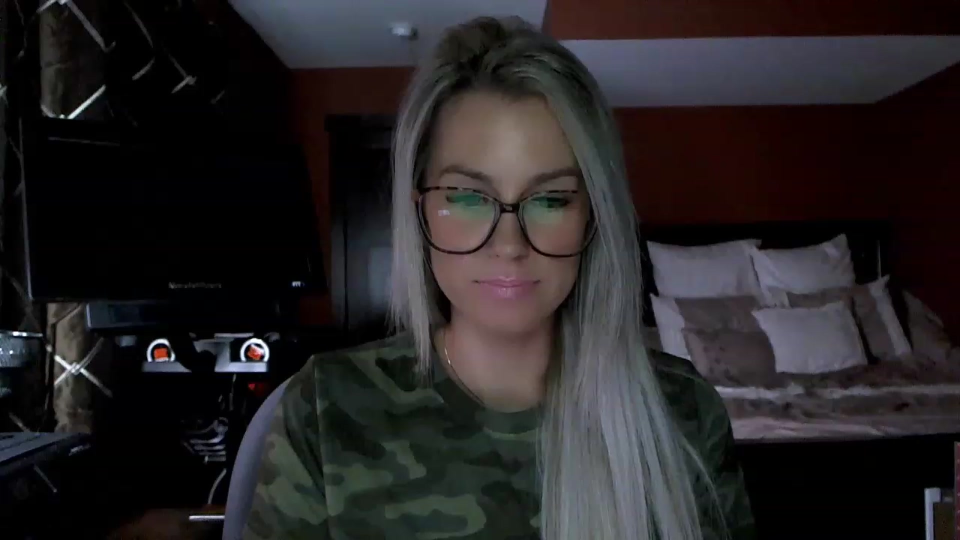 Gallery image thumbnail from Cora9's myfreecams stream on, 01/17/2023, 05:46 image 15 of 20