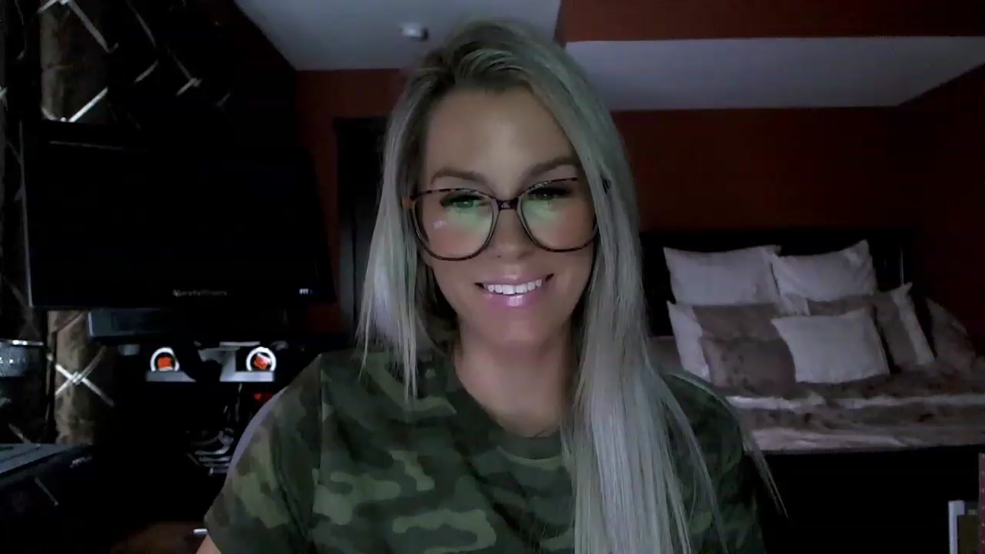 Gallery image thumbnail from Cora9's myfreecams stream on, 01/17/2023, 05:46 image 10 of 20