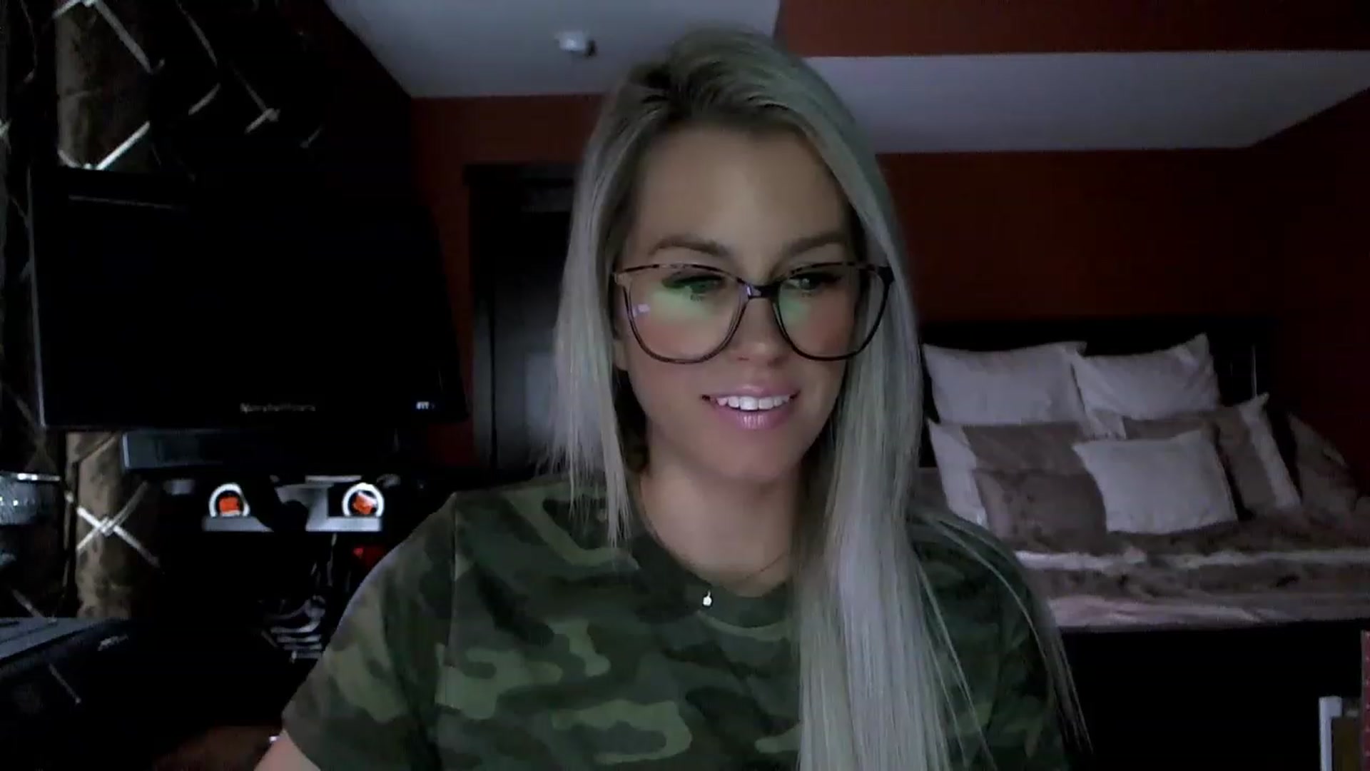 Gallery image thumbnail from Cora9's myfreecams stream on, 01/17/2023, 05:46 image 9 of 20