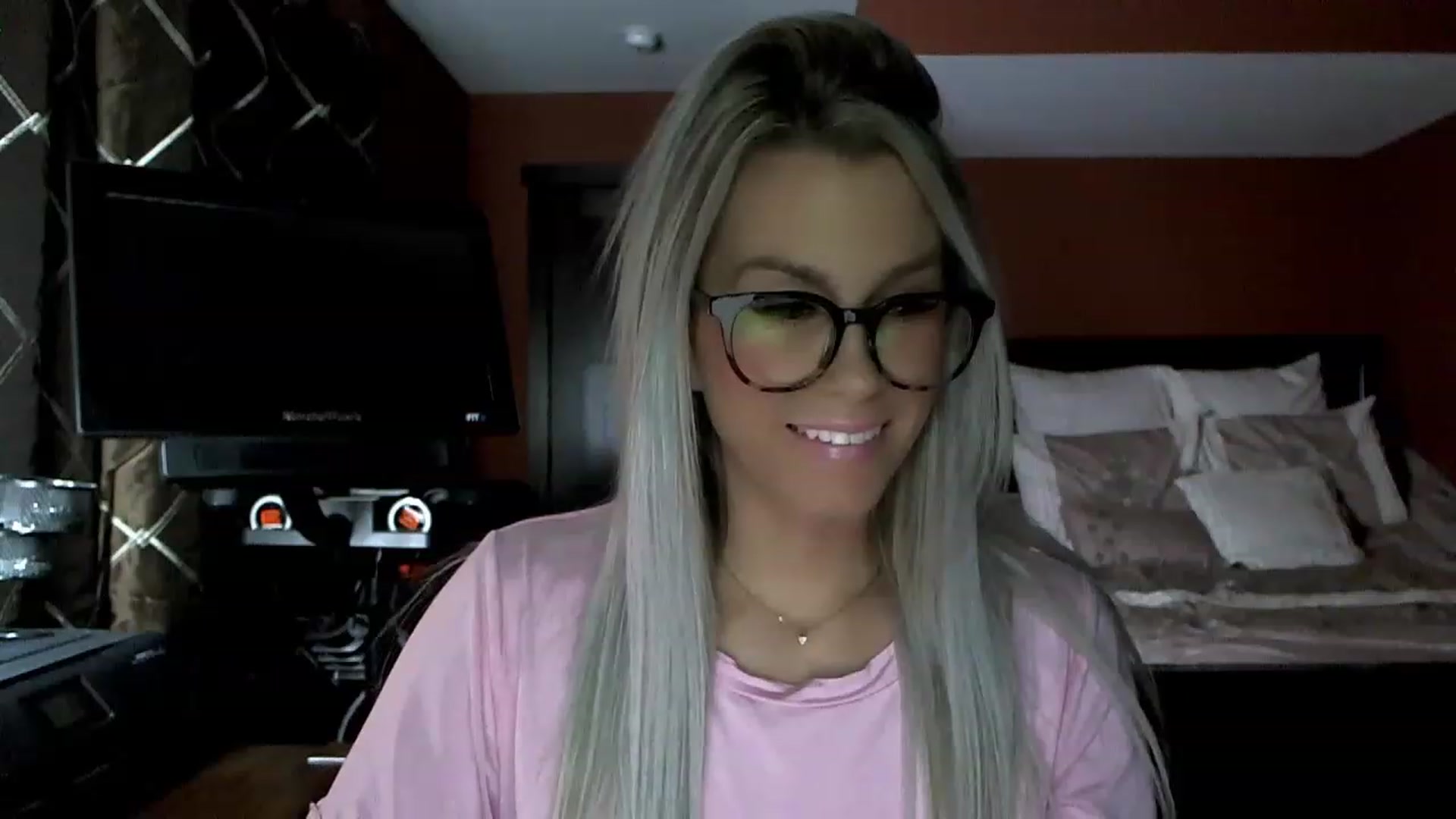 Gallery image thumbnail from Cora9's myfreecams stream on, 01/31/2023, 04:11 image 4 of 20