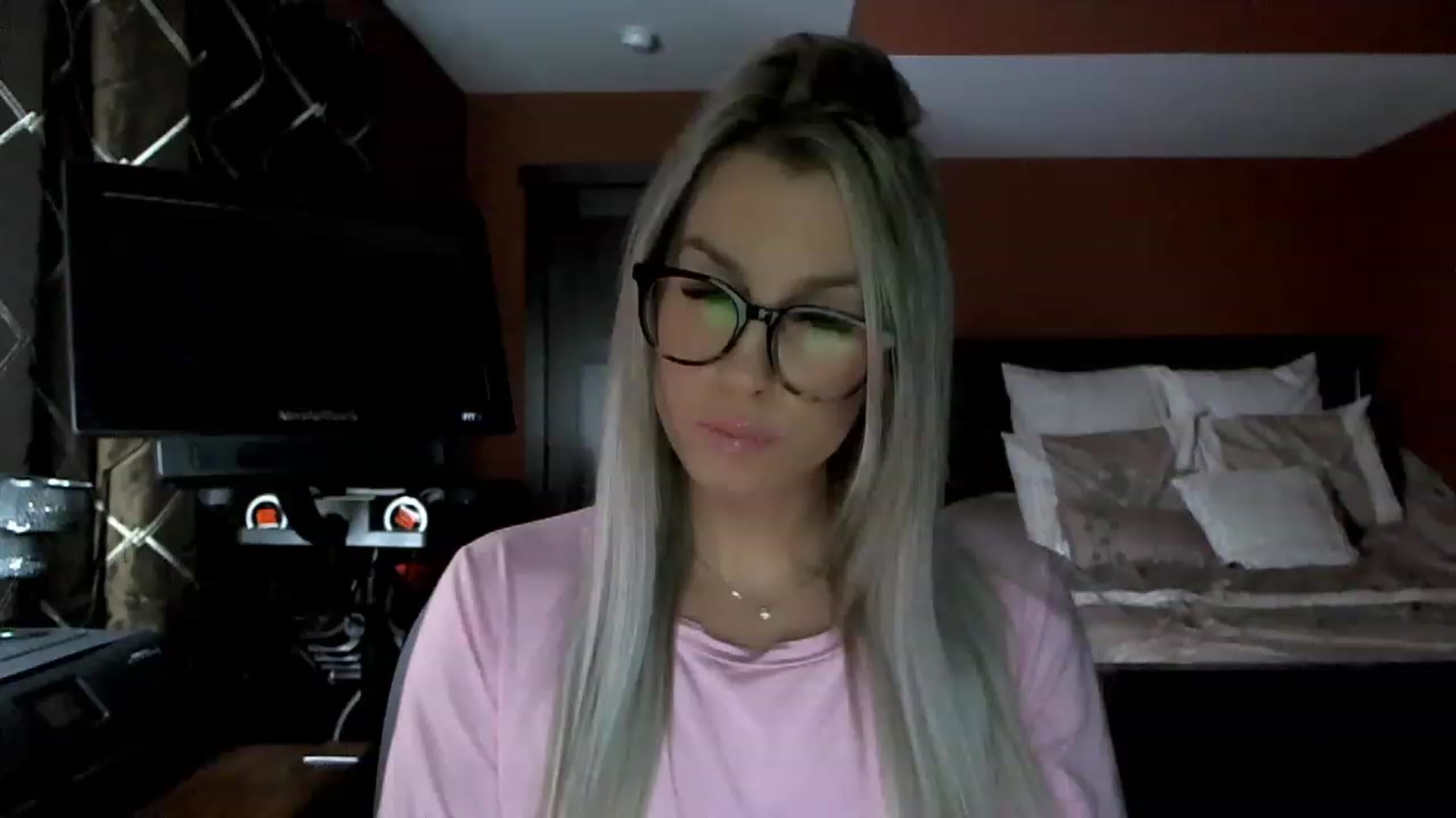 Gallery image thumbnail from Cora9's myfreecams stream on, 01/31/2023, 04:11 image 1 of 20