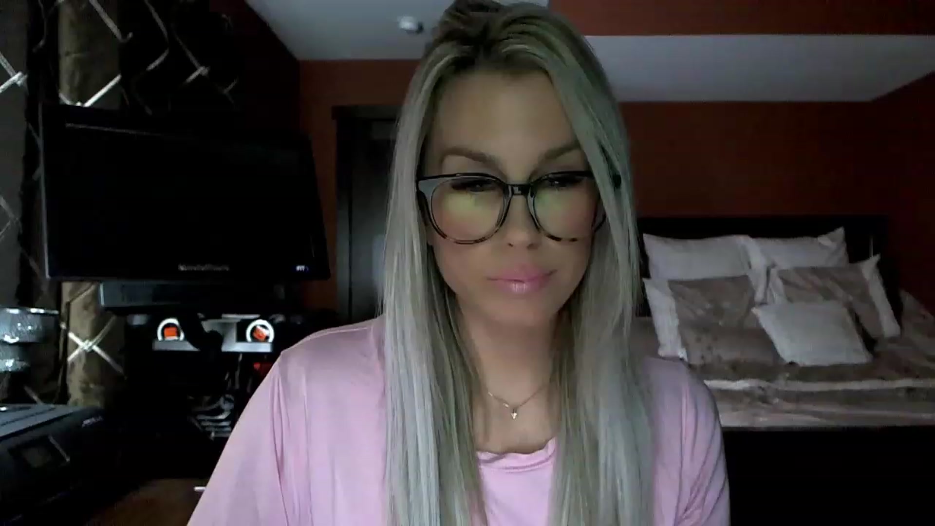 Gallery image thumbnail from Cora9's myfreecams stream on, 01/31/2023, 05:26 image 8 of 20