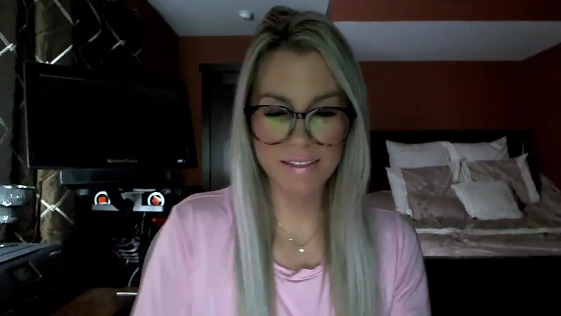 Gallery image thumbnail from Cora9's myfreecams stream on, 01/31/2023, 05:26 image 9 of 20