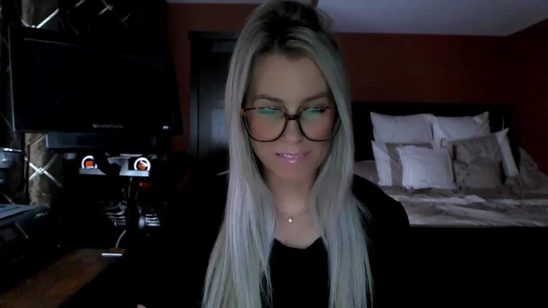 Gallery image thumbnail from Cora9's myfreecams stream on, 02/07/2023, 04:47 image 4 of 20