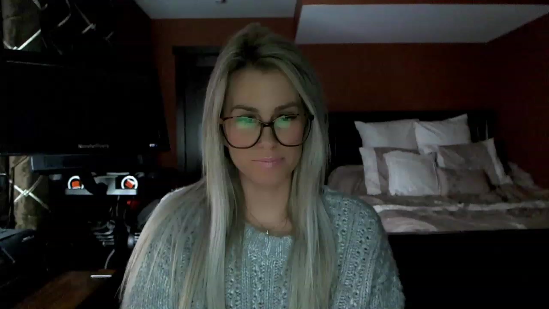 Gallery image thumbnail from Cora9's myfreecams stream on, 02/10/2023, 05:50 image 12 of 20