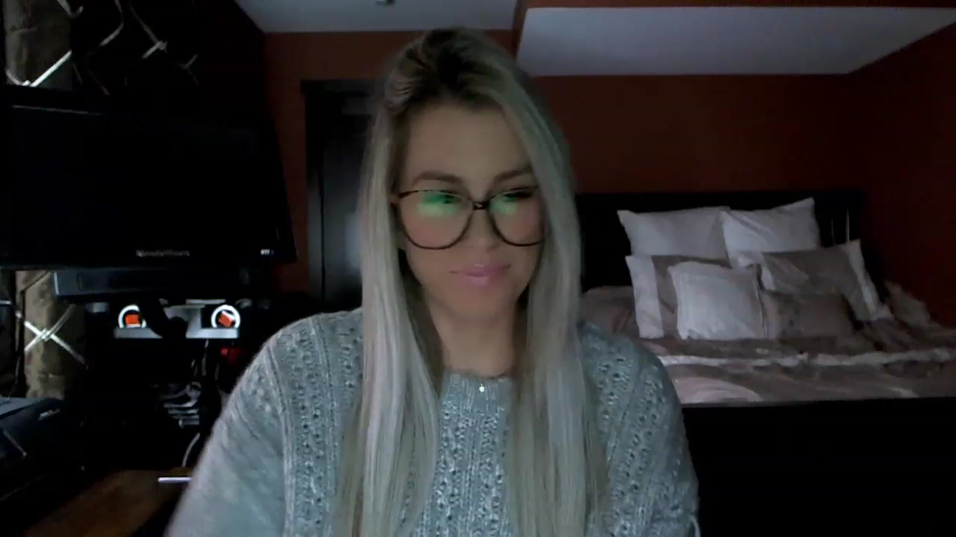 Gallery image thumbnail from Cora9's myfreecams stream on, 02/10/2023, 05:50 image 2 of 20