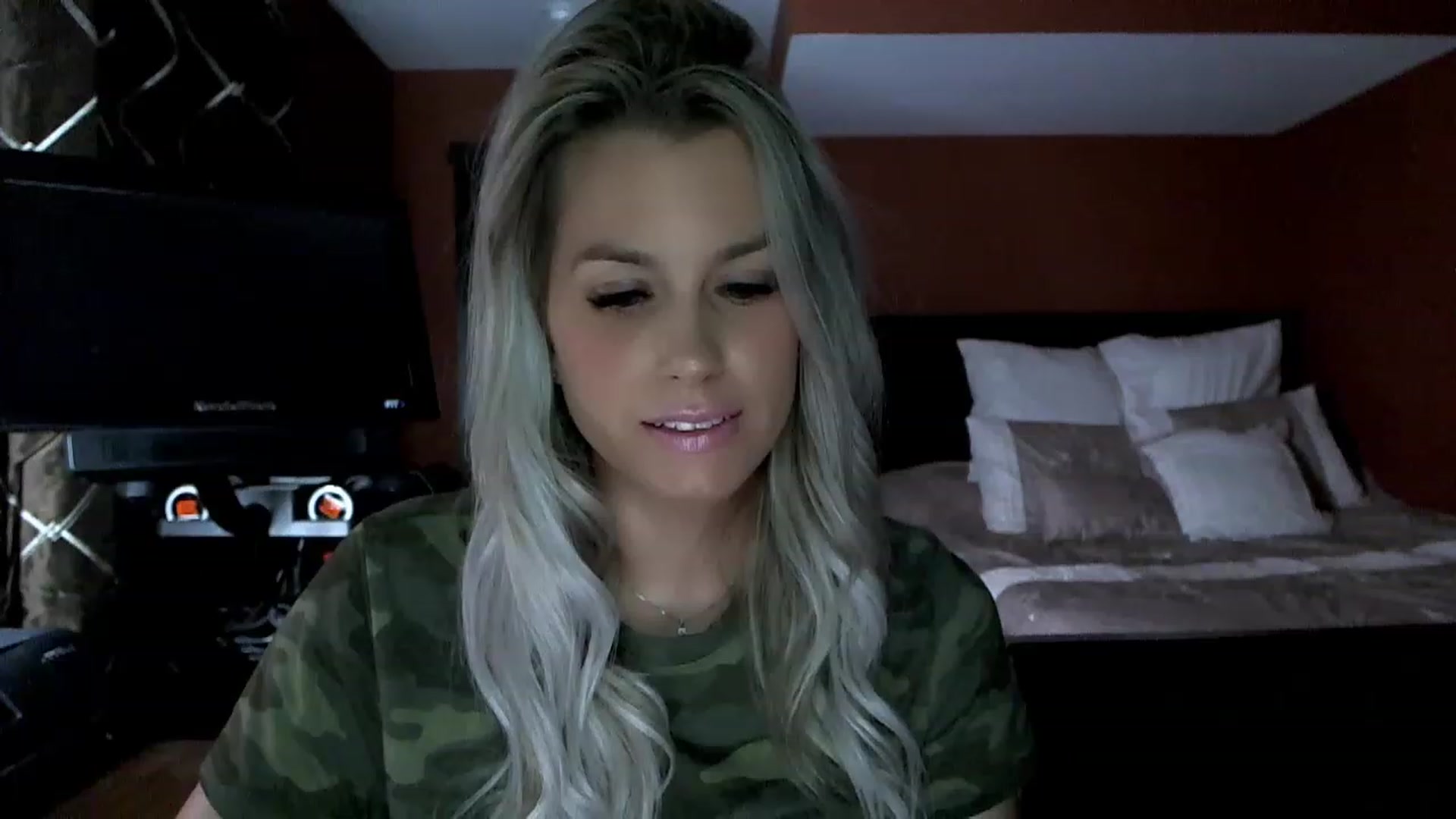 Gallery image thumbnail from Cora9's myfreecams stream on, 02/14/2023, 05:46 image 14 of 20