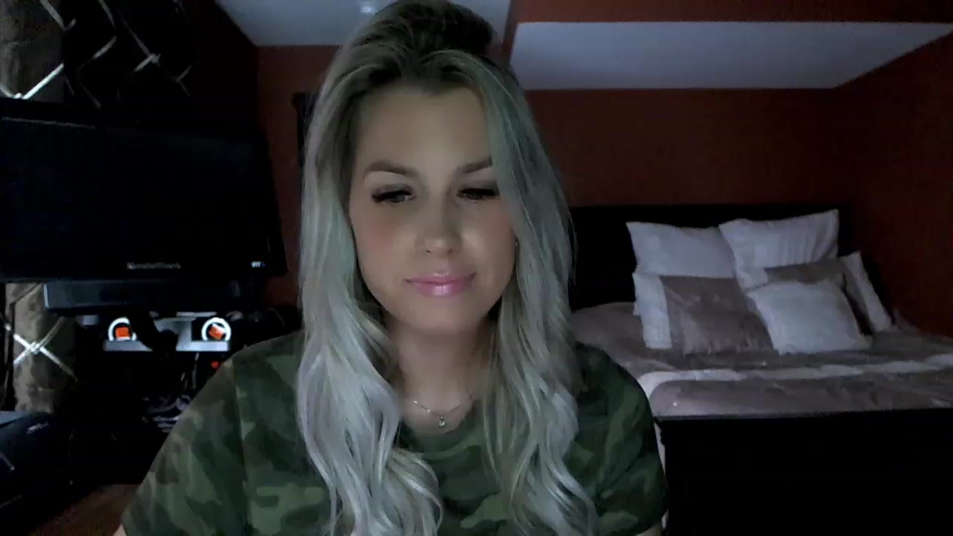 Gallery image thumbnail from Cora9's myfreecams stream on, 02/14/2023, 05:46 image 15 of 20