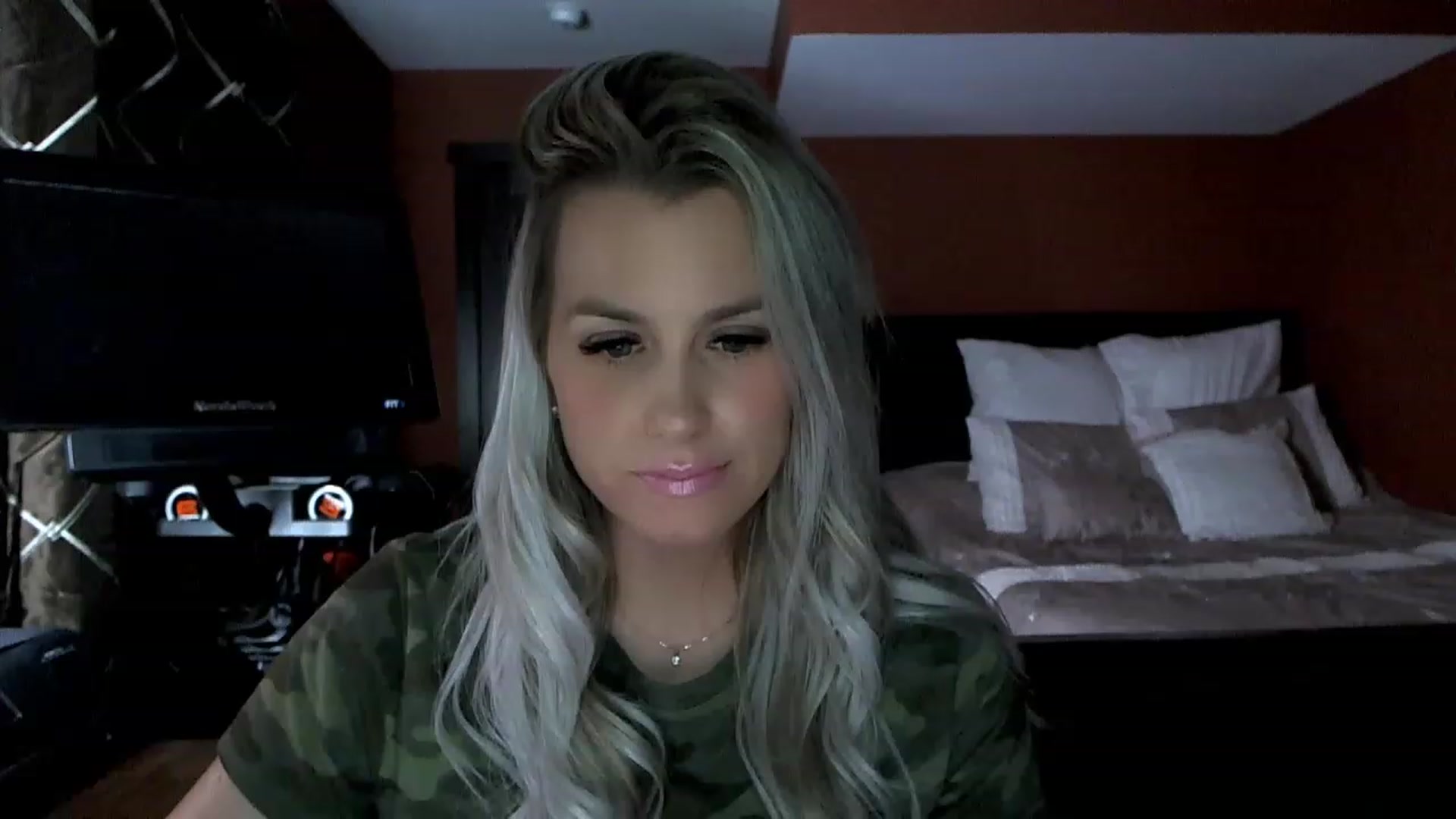 Gallery image thumbnail from Cora9's myfreecams stream on, 02/14/2023, 05:46 image 1 of 20