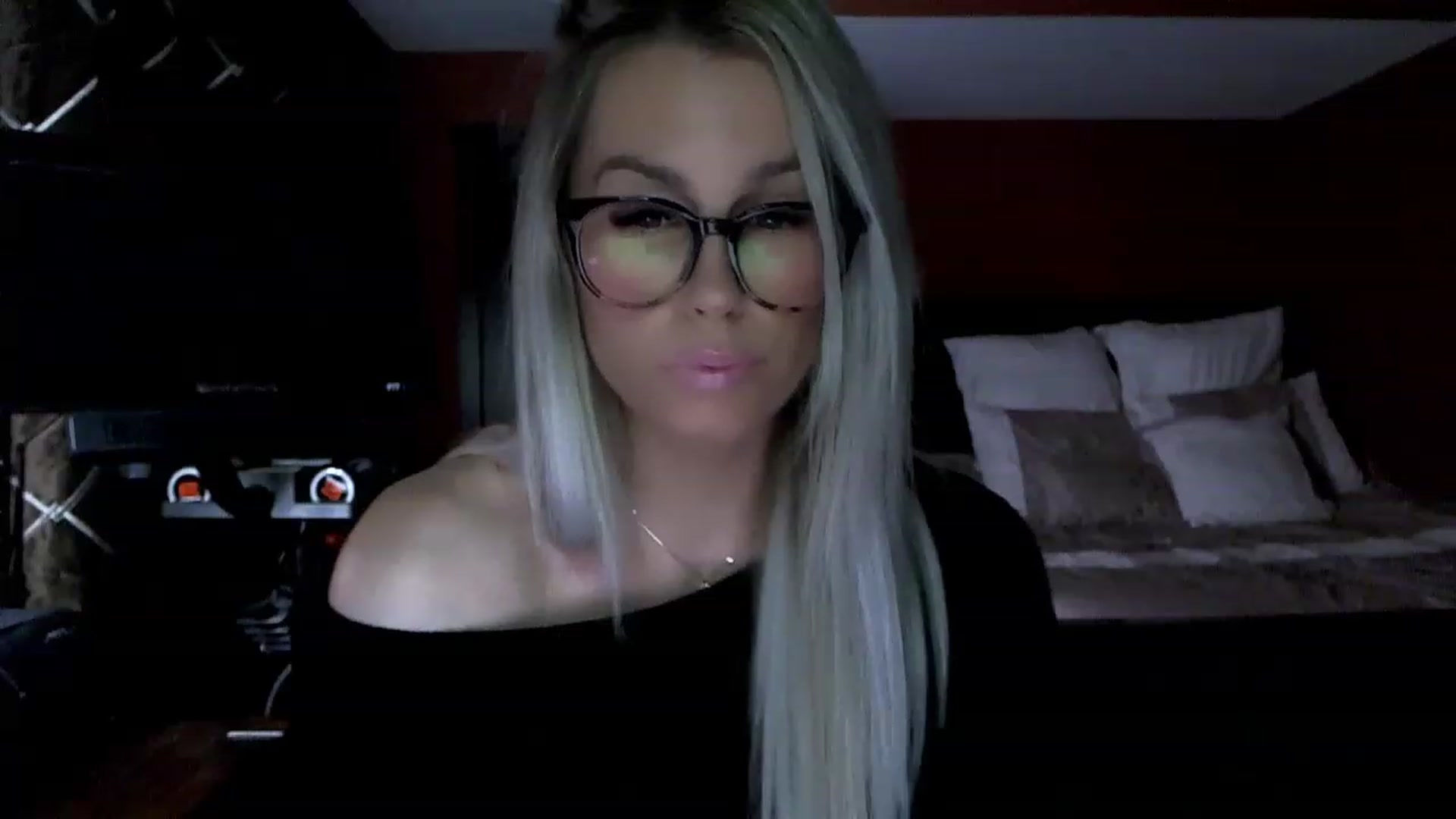 Gallery image thumbnail from Cora9's myfreecams stream on, 02/15/2023, 06:20 image 17 of 20