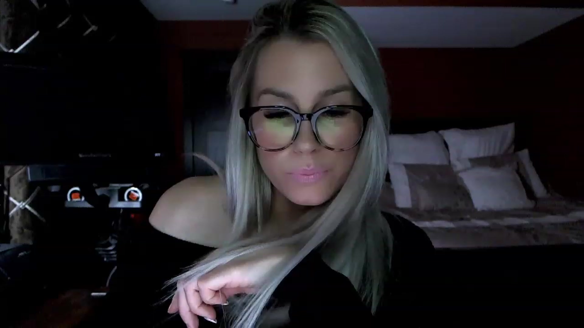 Gallery image thumbnail from Cora9's myfreecams stream on, 02/15/2023, 06:20 image 18 of 20