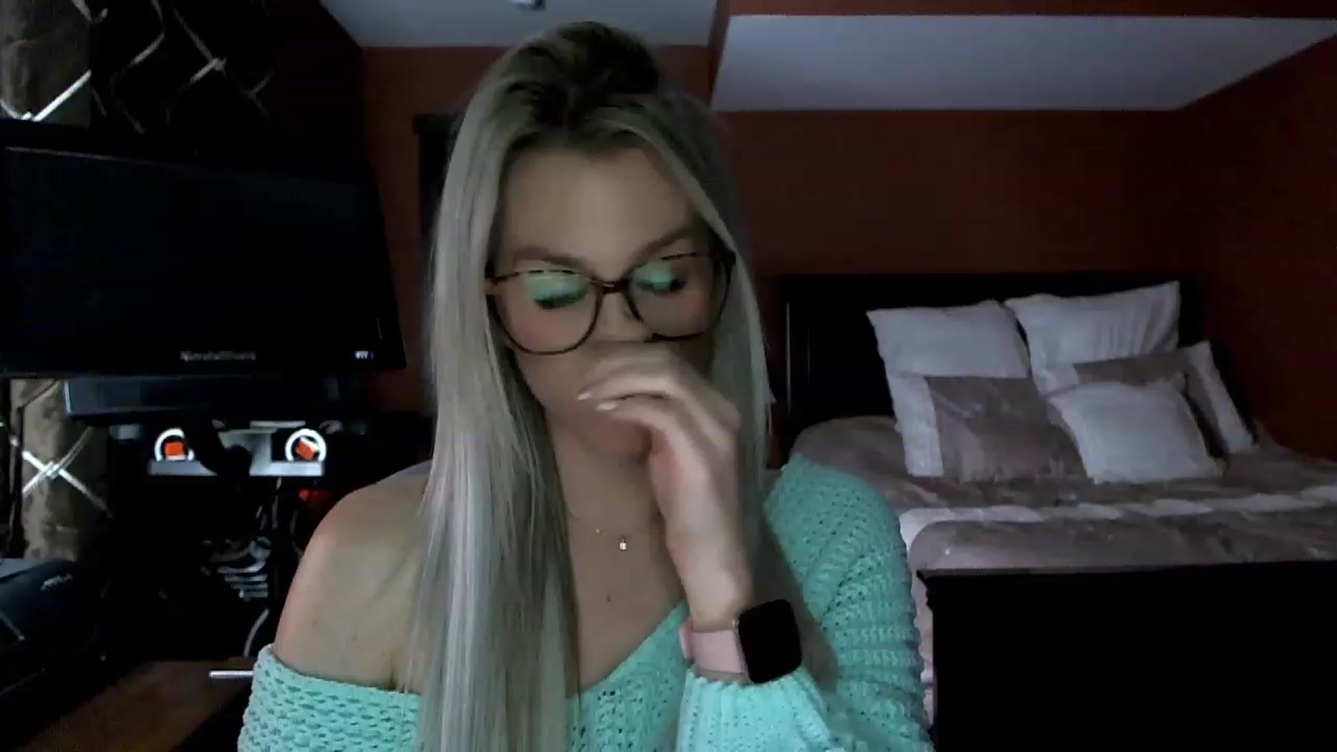 Gallery image thumbnail from Cora9's myfreecams stream on, 02/16/2023, 05:19 image 9 of 20