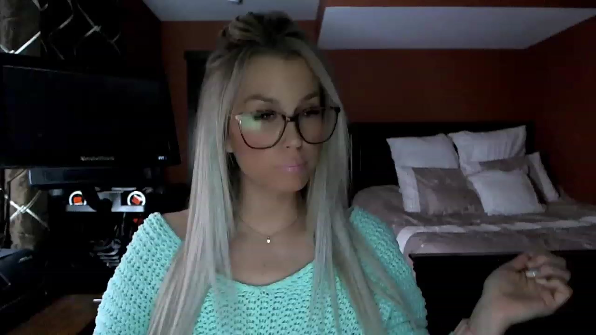 Gallery image thumbnail from Cora9's myfreecams stream on, 02/16/2023, 05:19 image 7 of 20
