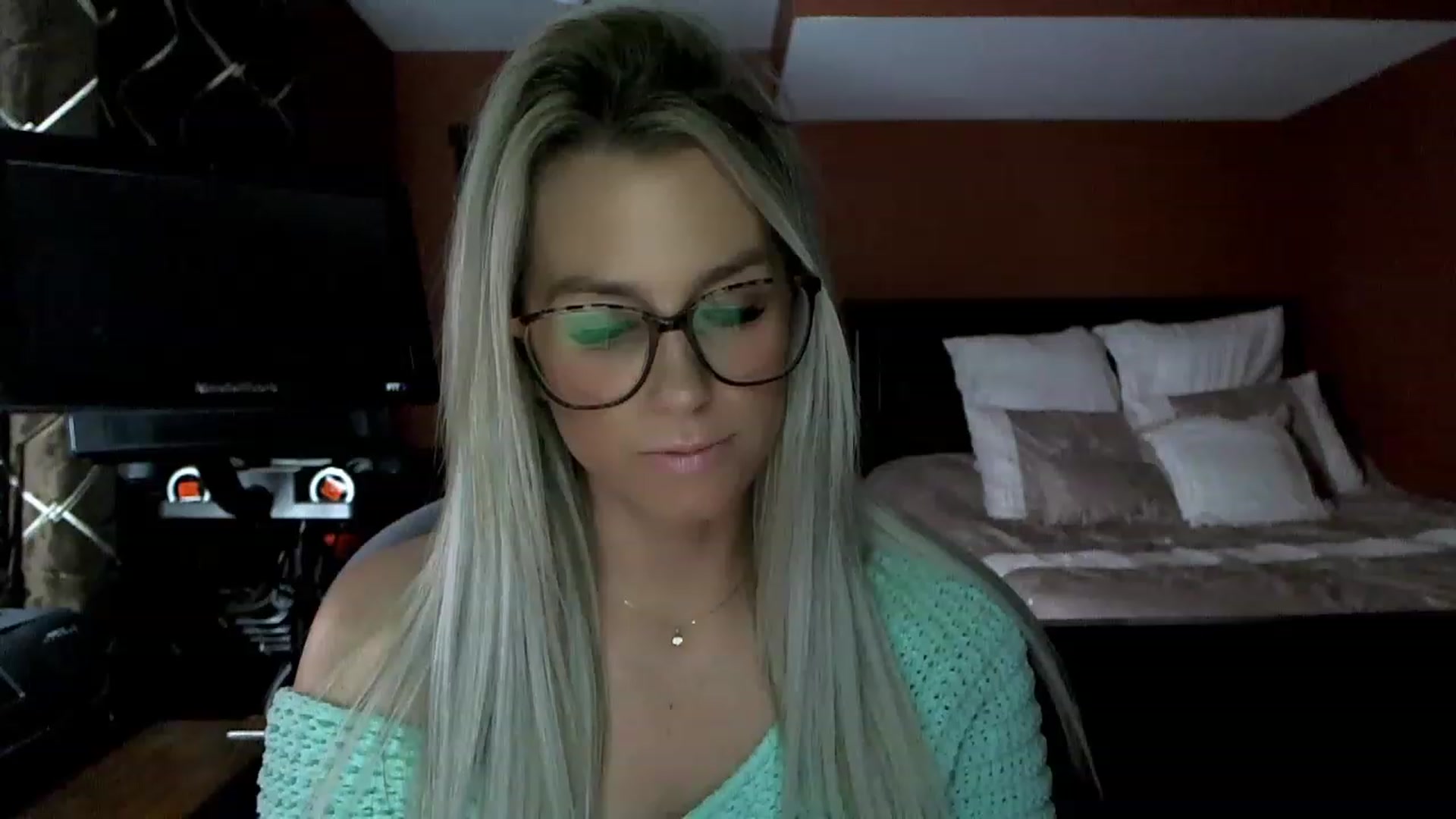 Gallery image thumbnail from Cora9's myfreecams stream on, 02/16/2023, 06:00 image 9 of 20