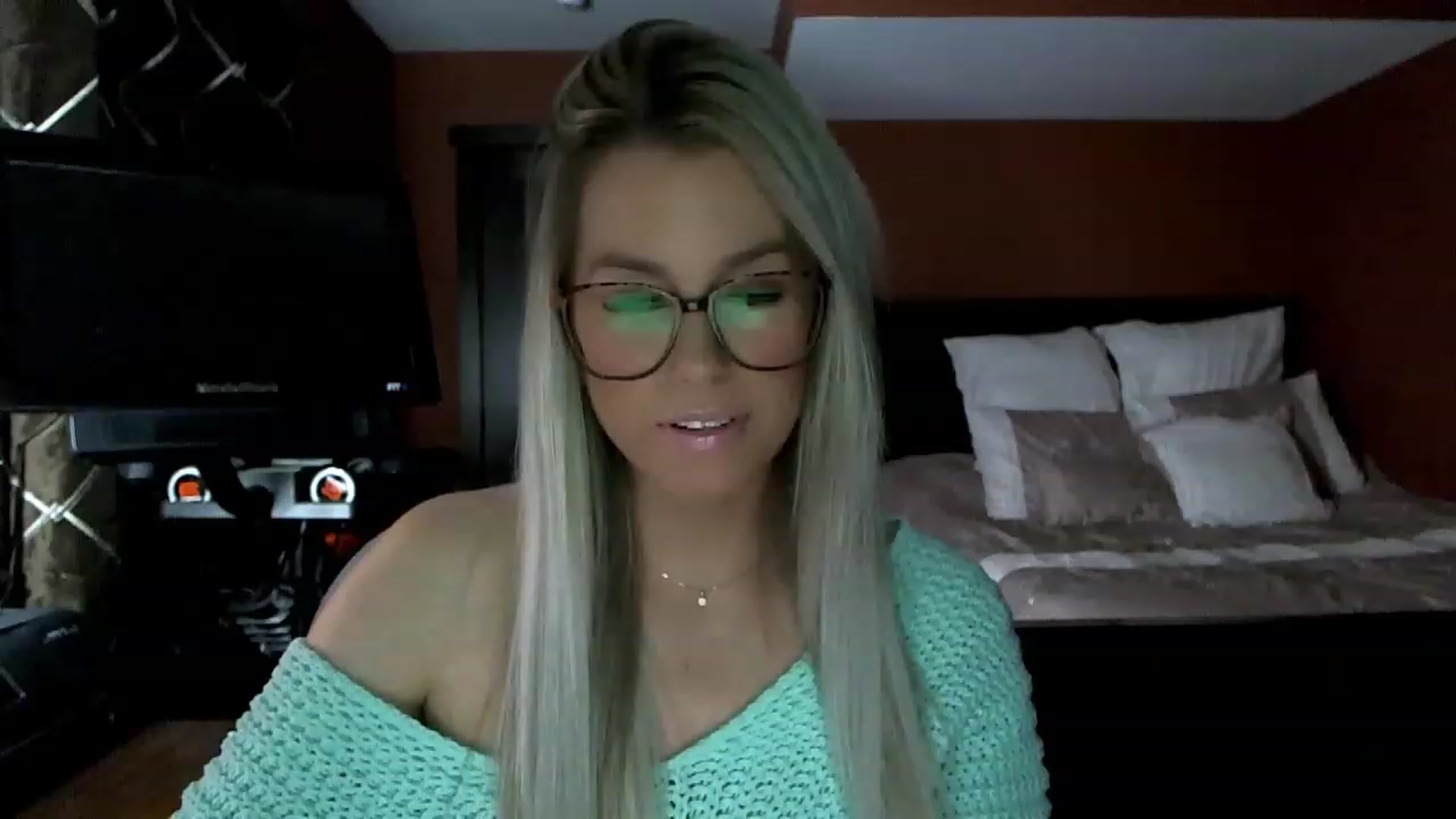Gallery image thumbnail from Cora9's myfreecams stream on, 02/16/2023, 06:00 image 1 of 20