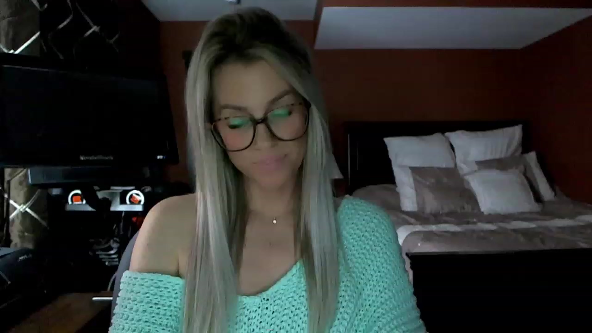 Gallery image thumbnail from Cora9's myfreecams stream on, 02/16/2023, 06:00 image 15 of 20