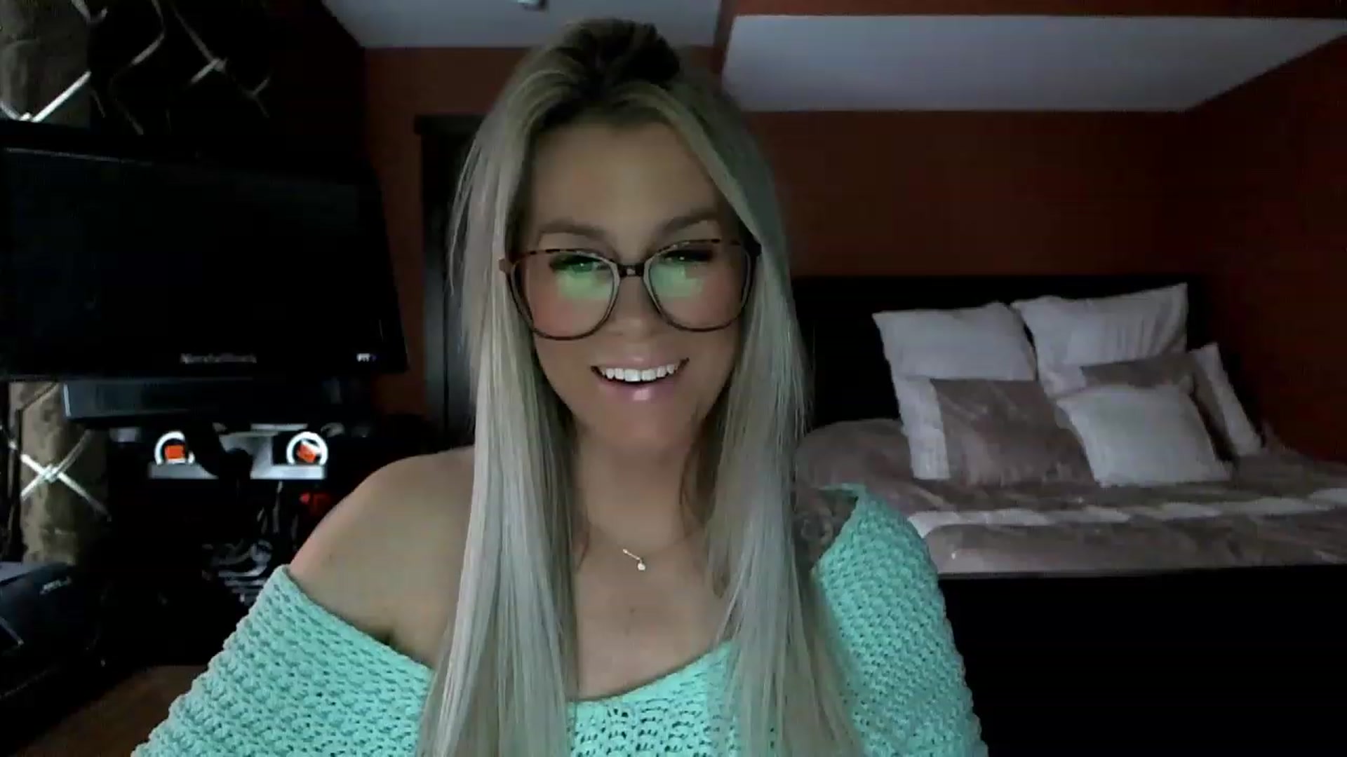 Gallery image thumbnail from Cora9's myfreecams stream on, 02/16/2023, 06:00 image 6 of 20