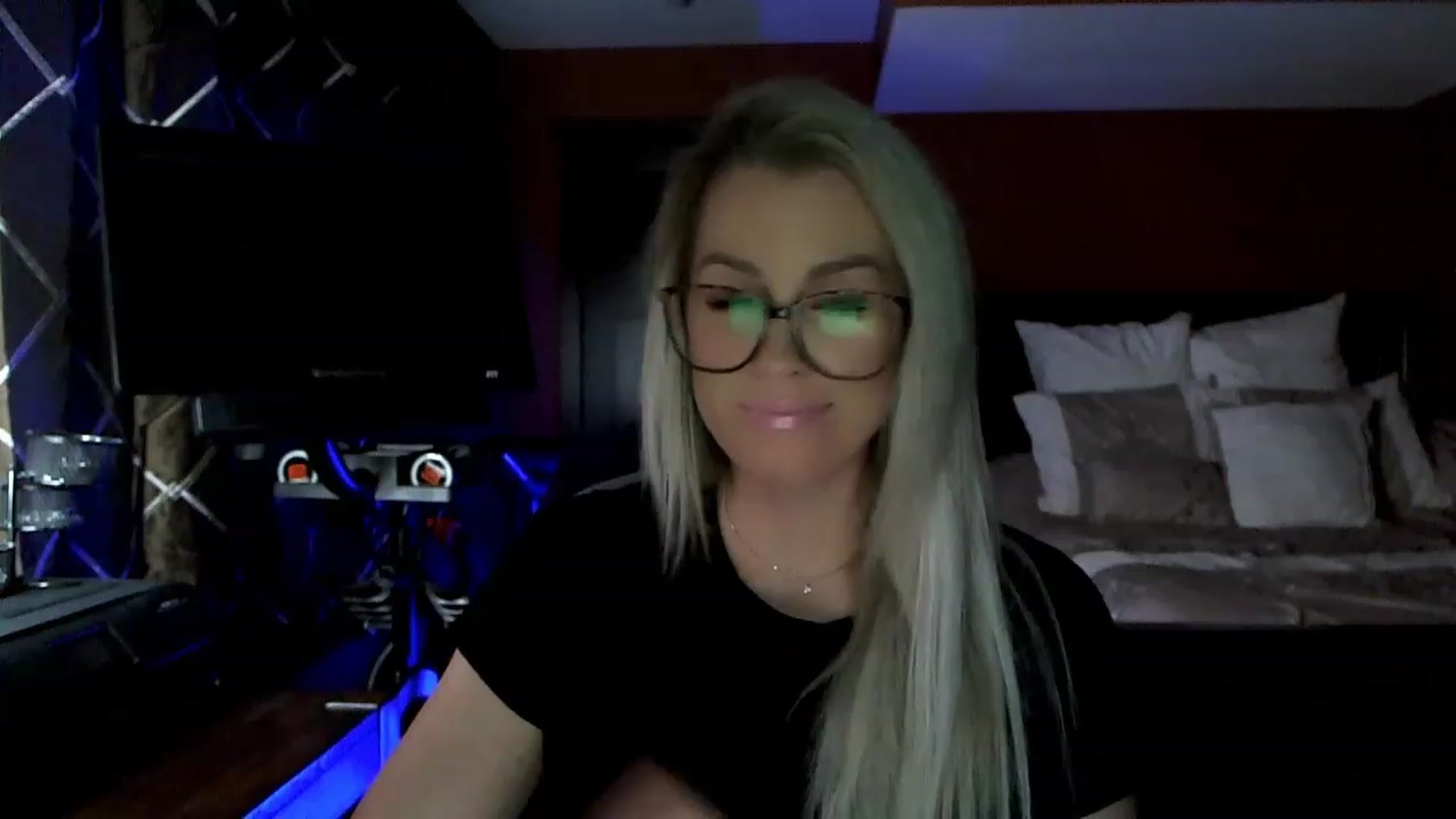 Gallery image thumbnail from Cora9's myfreecams stream on, 02/20/2023, 04:58 image 15 of 20