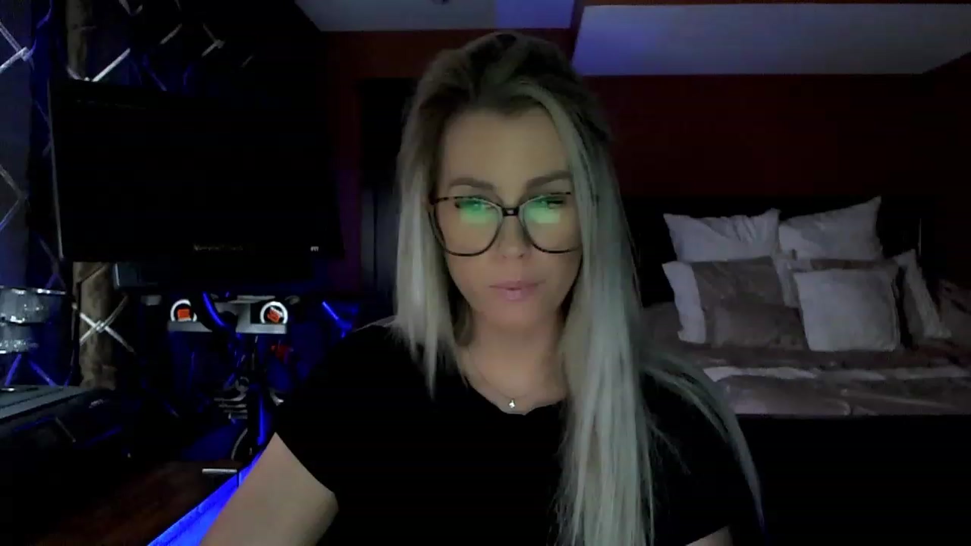 Gallery image thumbnail from Cora9's myfreecams stream on, 02/20/2023, 04:58 image 2 of 20