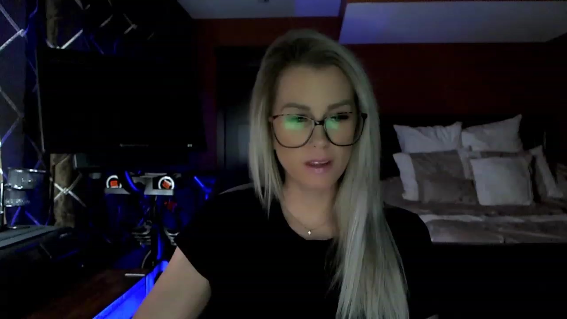 Gallery image thumbnail from Cora9's myfreecams stream on, 02/20/2023, 04:58 image 7 of 20