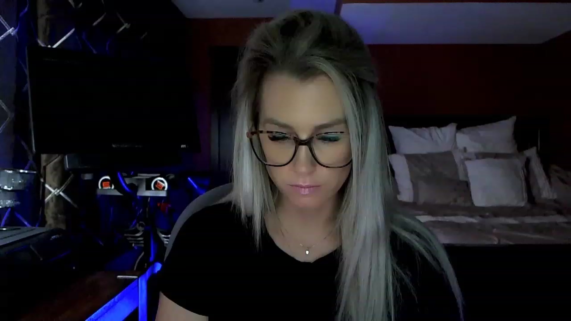 Gallery image thumbnail from Cora9's myfreecams stream on, 02/20/2023, 04:58 image 1 of 20