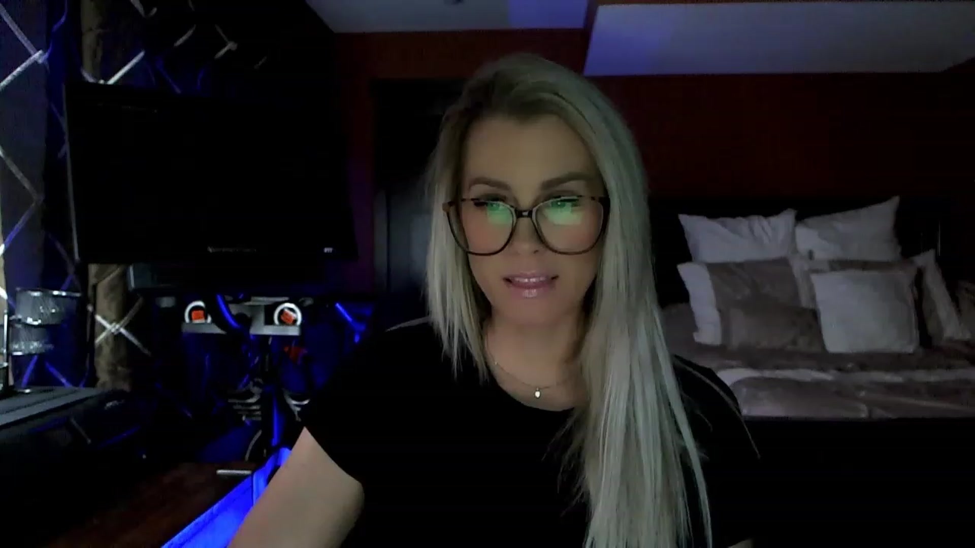 Gallery image thumbnail from Cora9's myfreecams stream on, 02/20/2023, 04:58 image 8 of 20