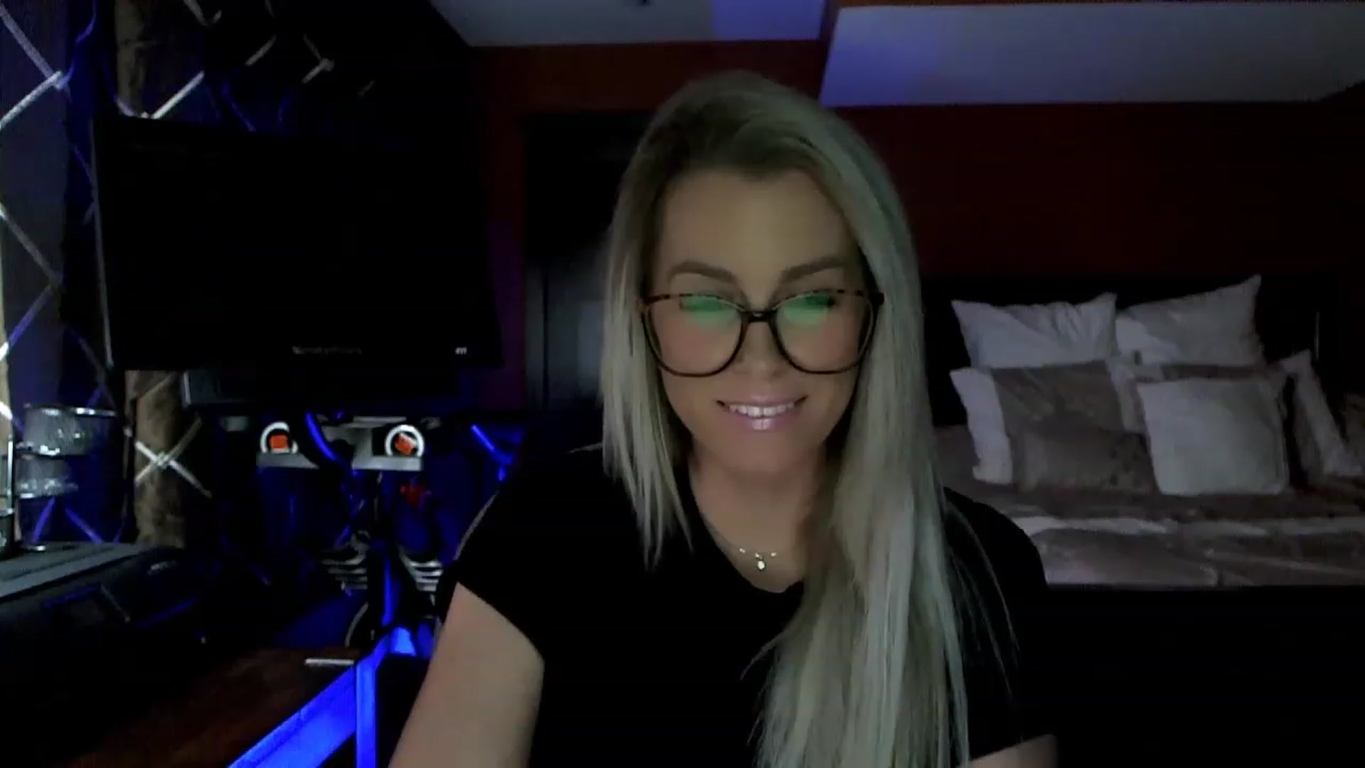 Gallery image thumbnail from Cora9's myfreecams stream on, 02/20/2023, 04:58 image 16 of 20