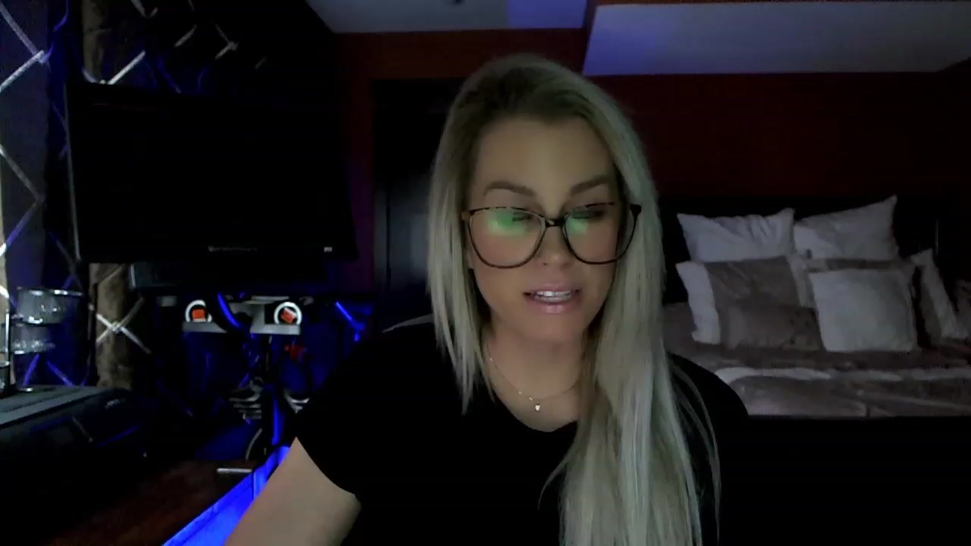 Gallery image thumbnail from Cora9's myfreecams stream on, 02/20/2023, 04:58 image 13 of 20
