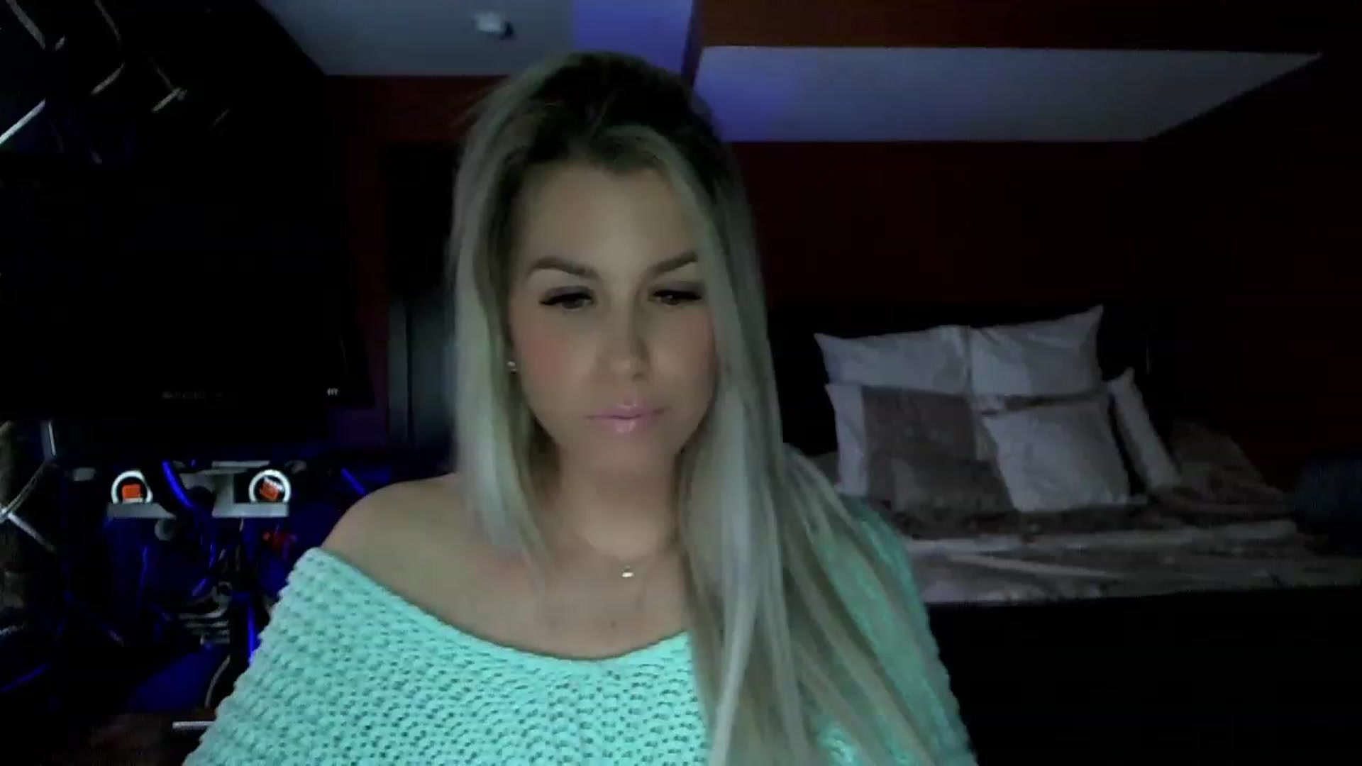 Gallery image thumbnail from Cora9's myfreecams stream on, 02/21/2023, 06:52 image 1 of 20