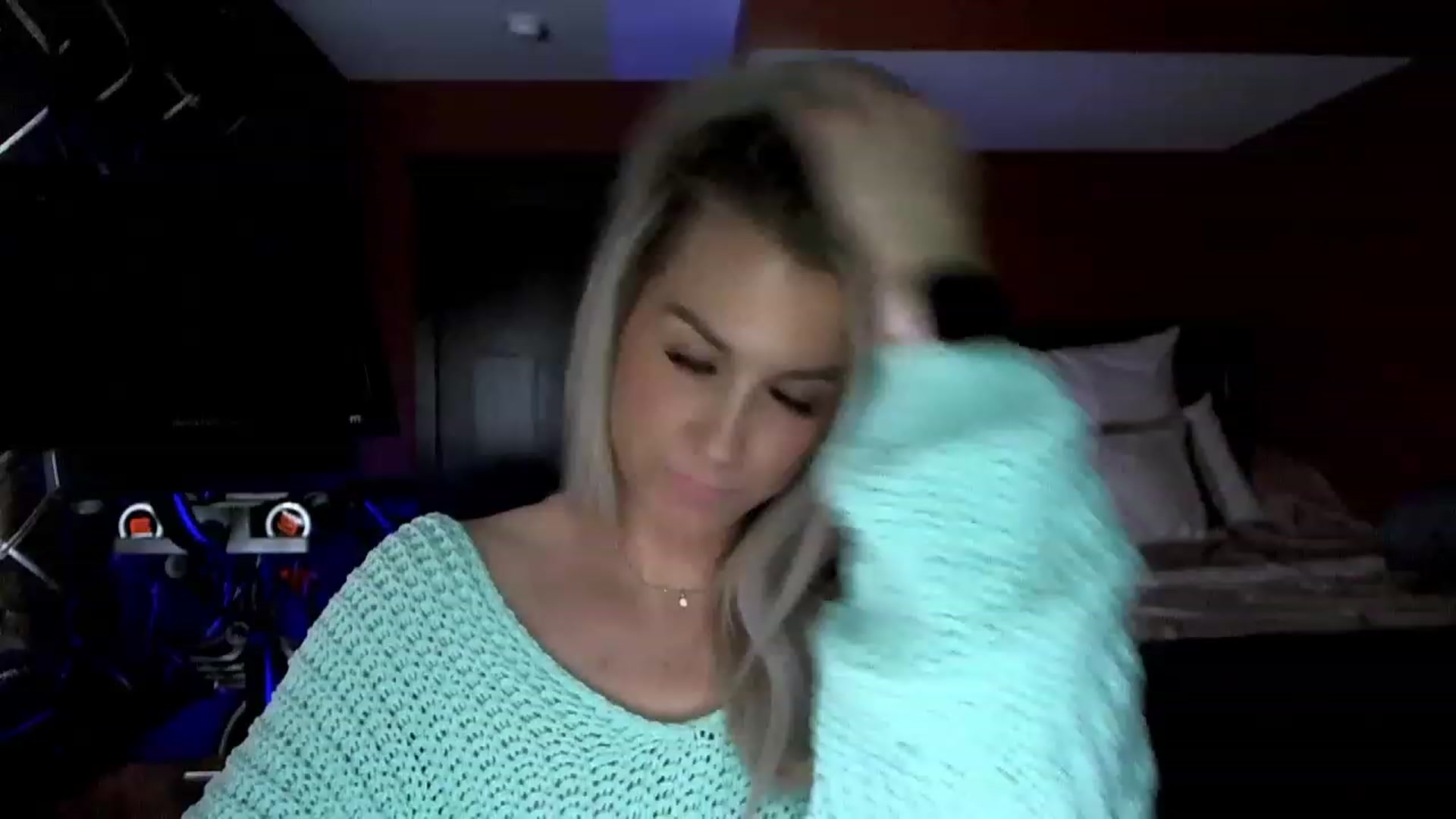Gallery image thumbnail from Cora9's myfreecams stream on, 02/21/2023, 06:52 image 13 of 20