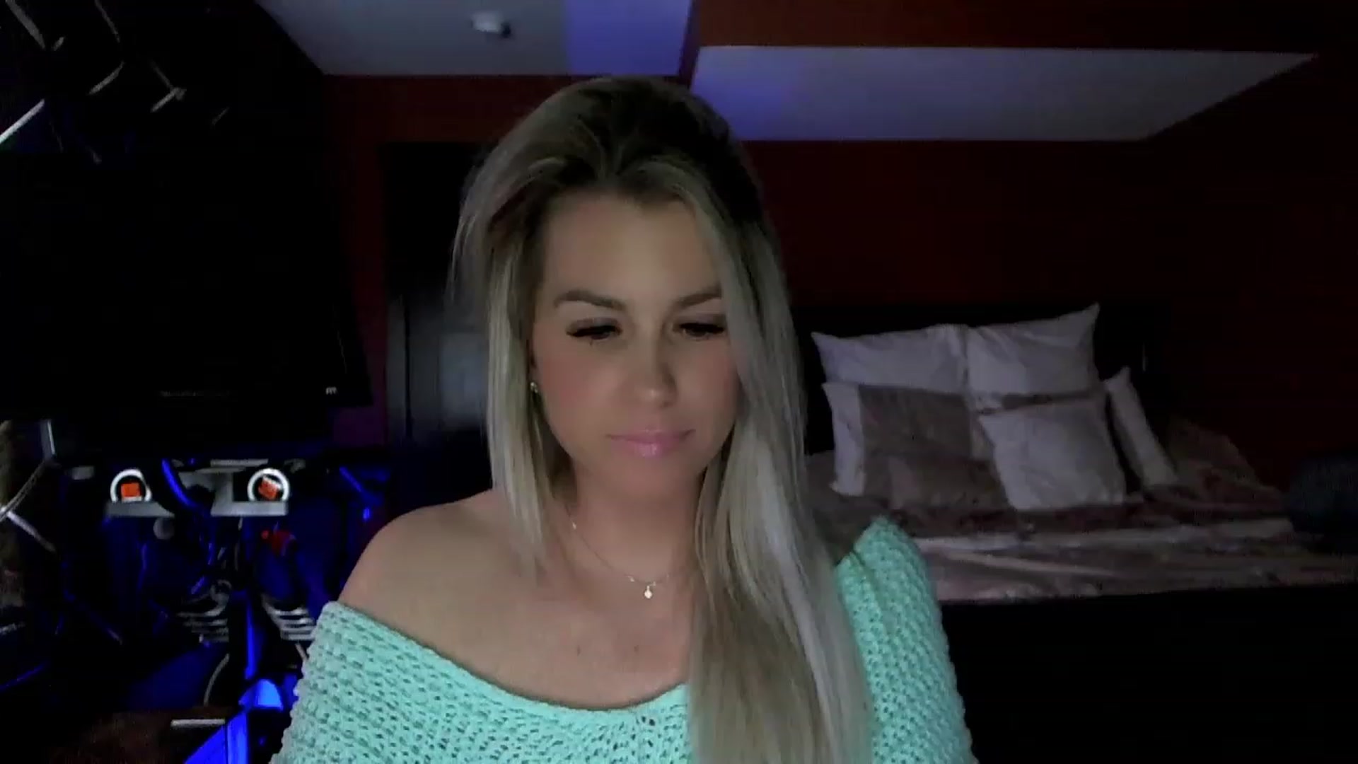 Gallery image thumbnail from Cora9's myfreecams stream on, 02/21/2023, 06:52 image 9 of 20