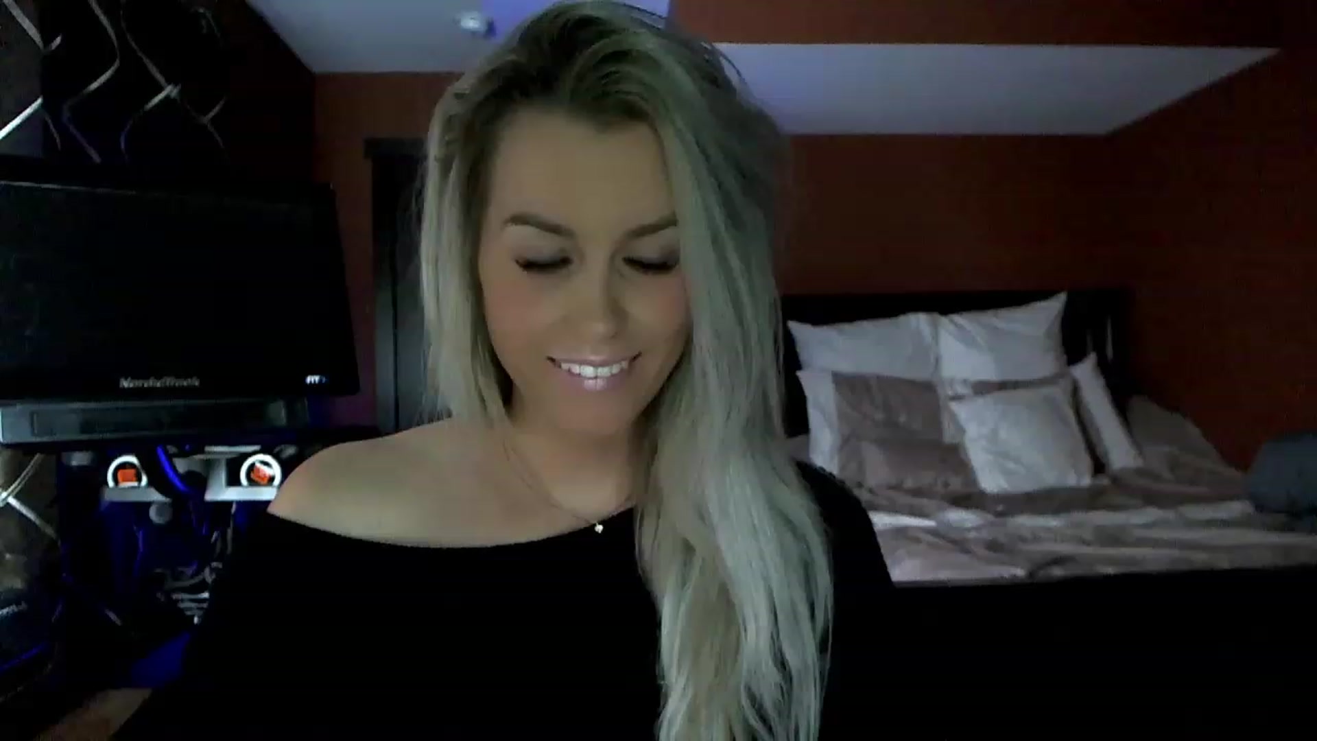 Gallery image thumbnail from Cora9's myfreecams stream on, 02/23/2023, 06:42 image 6 of 20