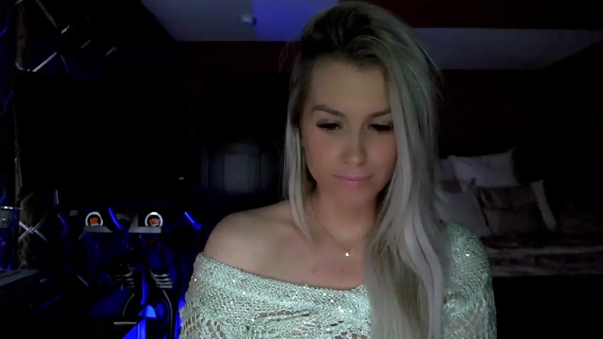 Gallery image thumbnail from Cora9's myfreecams stream on, 03/02/2023, 05:35 image 16 of 20